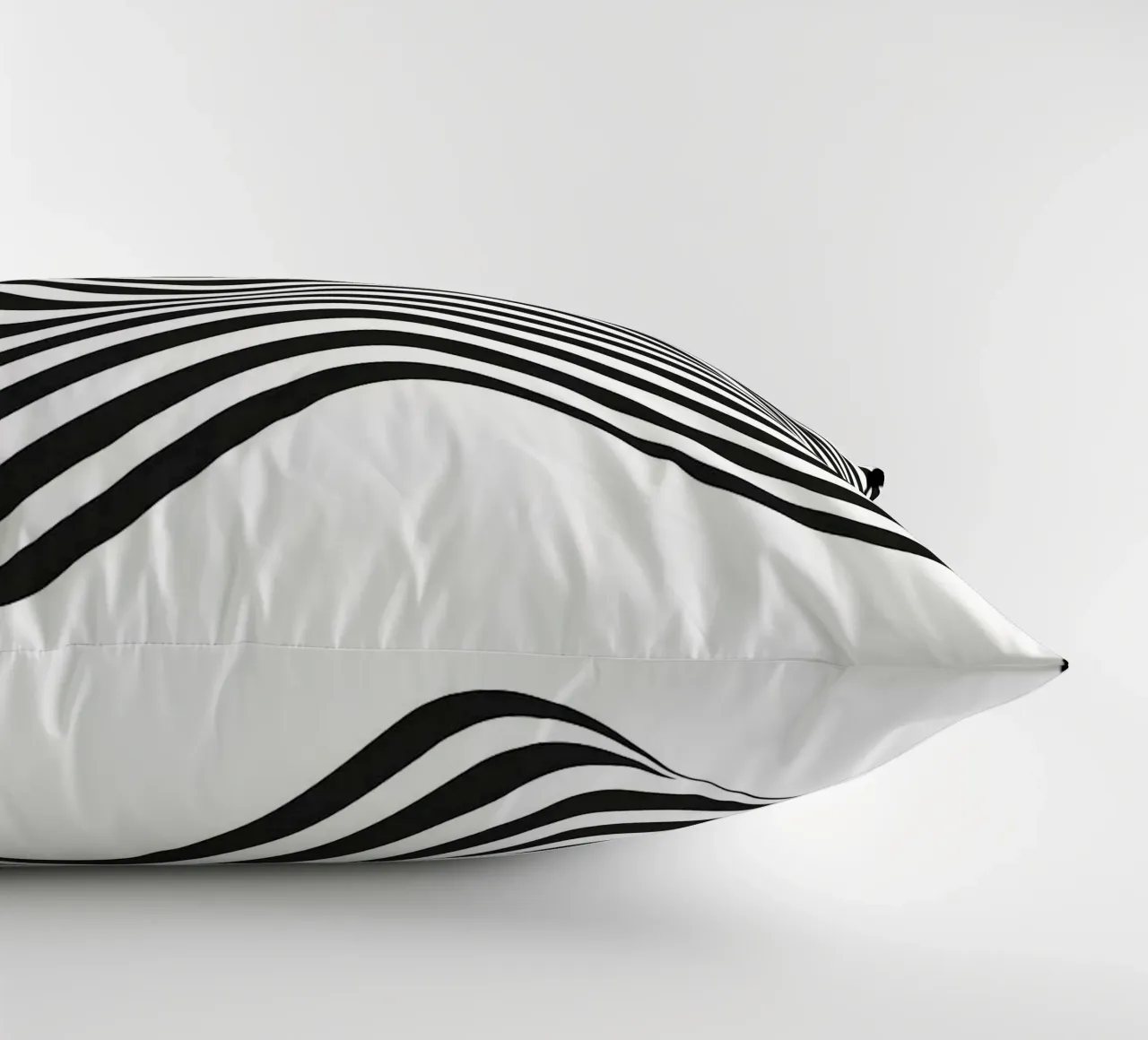 linee ondulate in bianco e nero - illusione ottica cuscino da Janine P McGuire