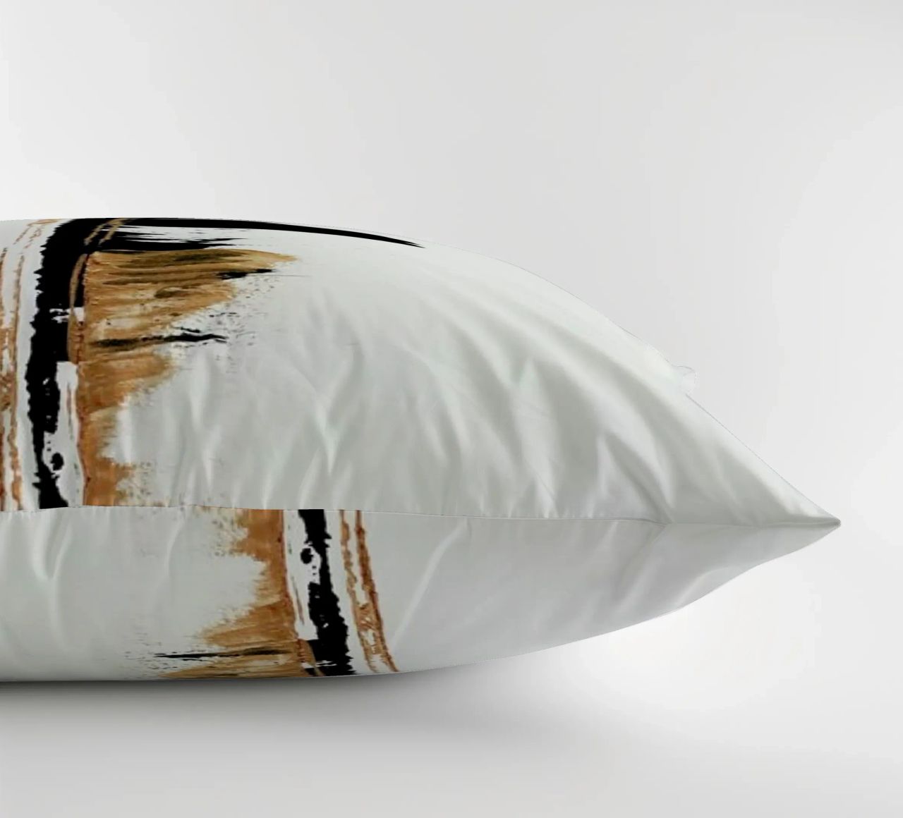 Gold And Black Minimal Abstract II cuscino da Ingrid Beddoes