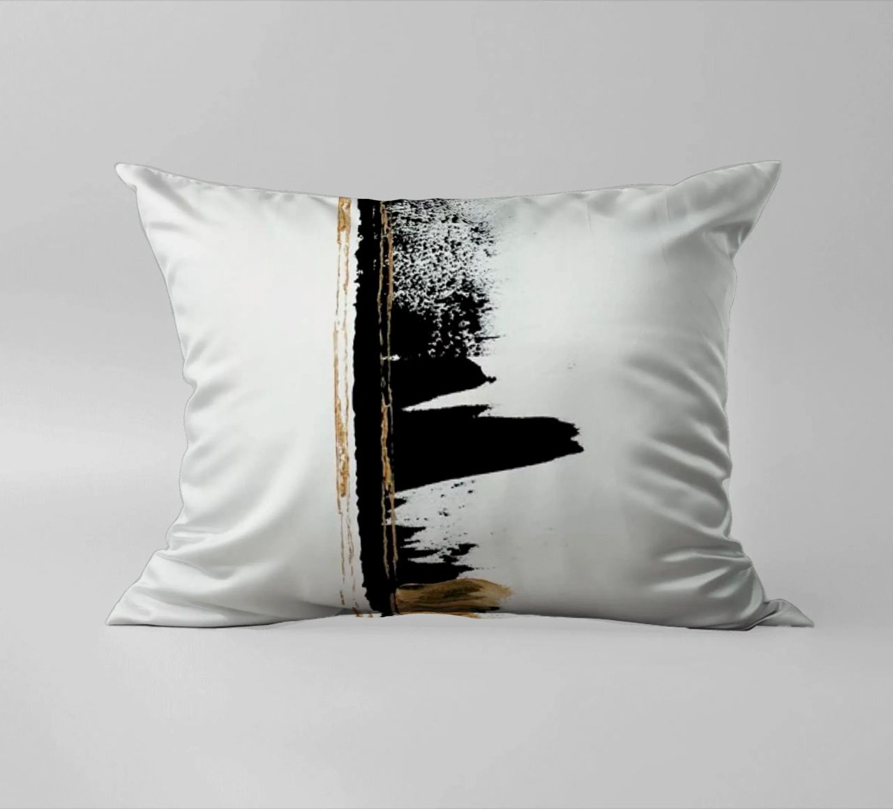 Gold And Black Minimal Abstract II cuscino da Ingrid Beddoes