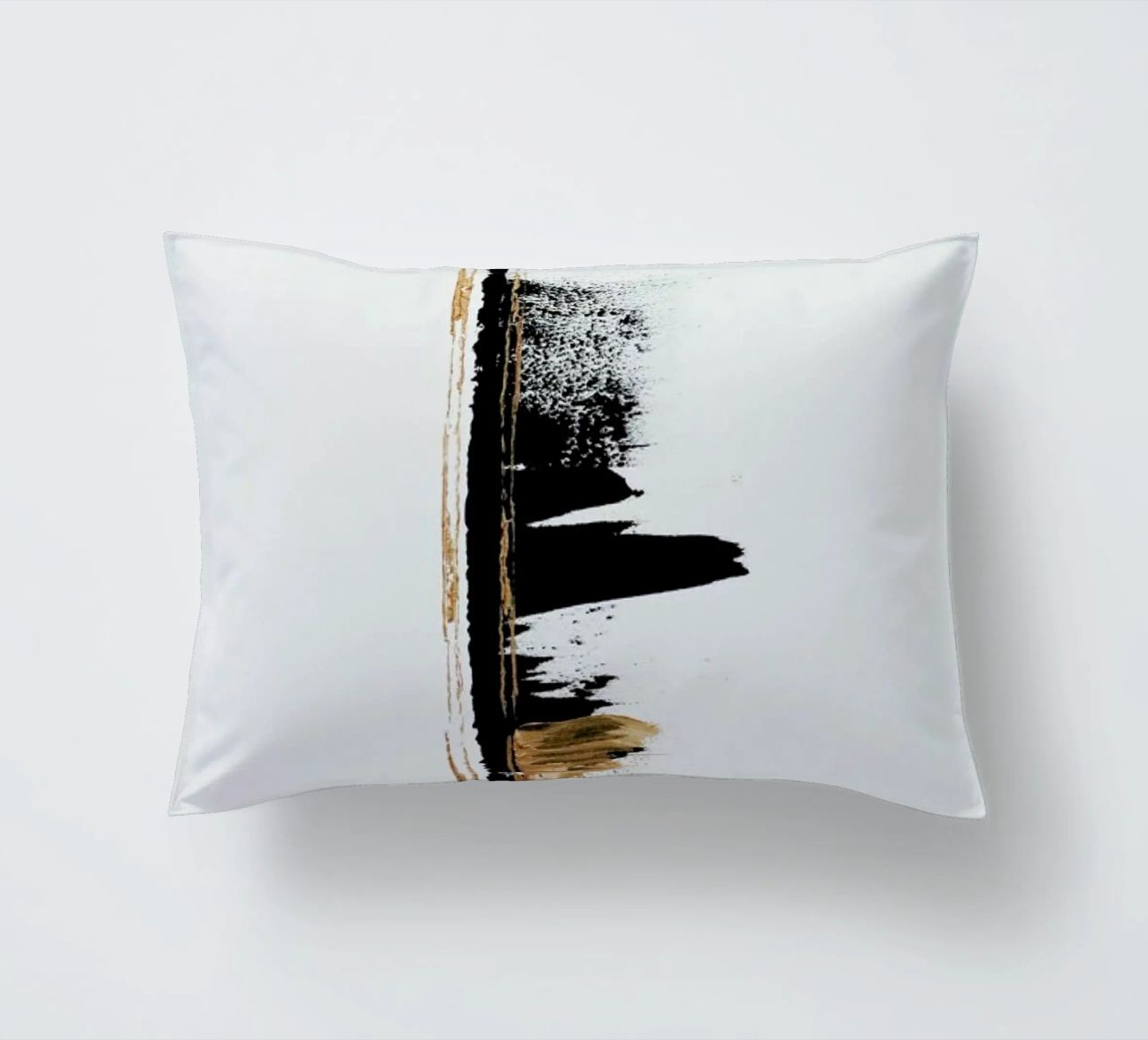 Gold And Black Minimal Abstract II cuscino da Ingrid Beddoes
