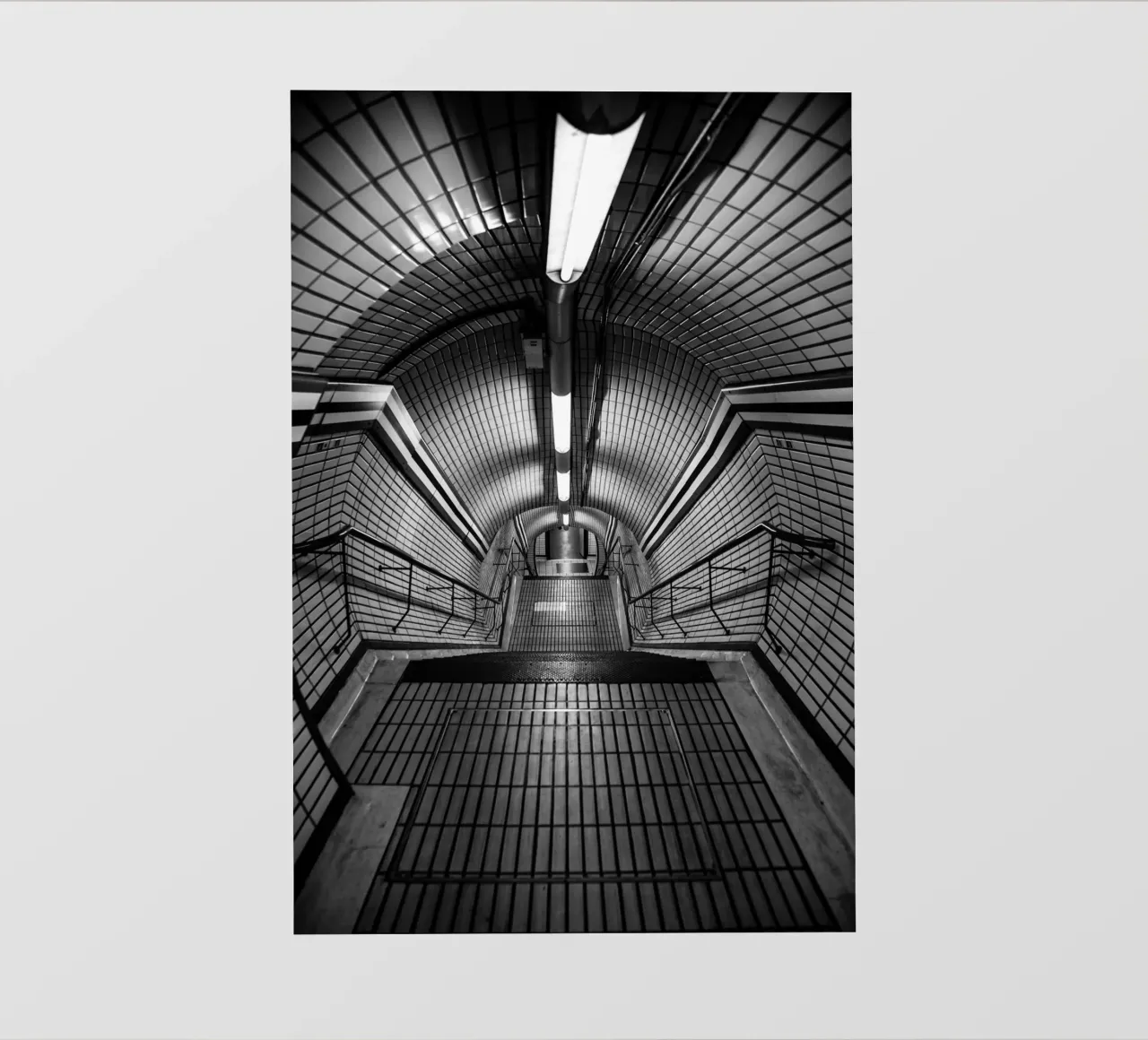 underground pellicola backlit da Flo Klein Gallery