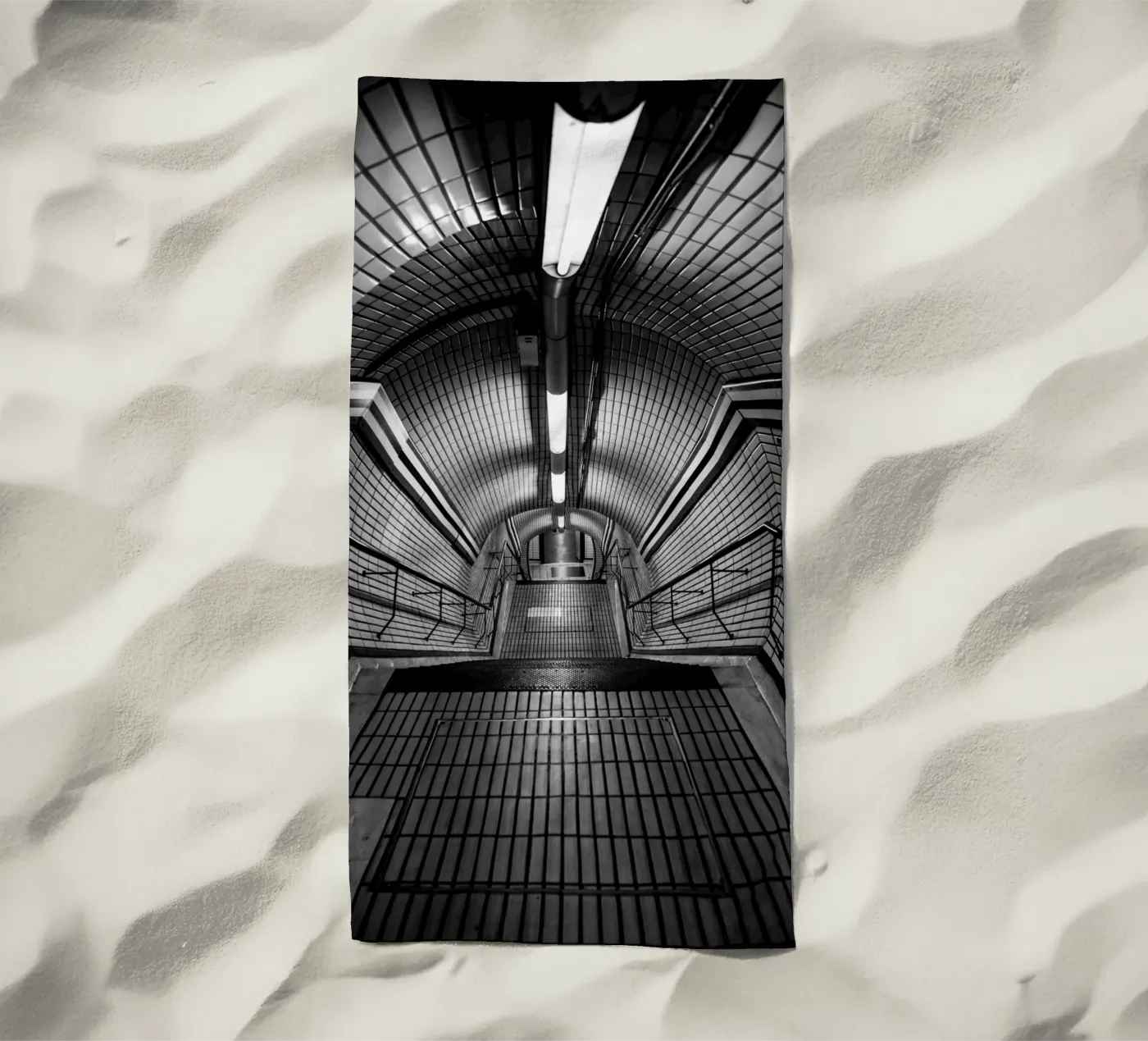 underground serviette de plage de Flo Klein Gallery