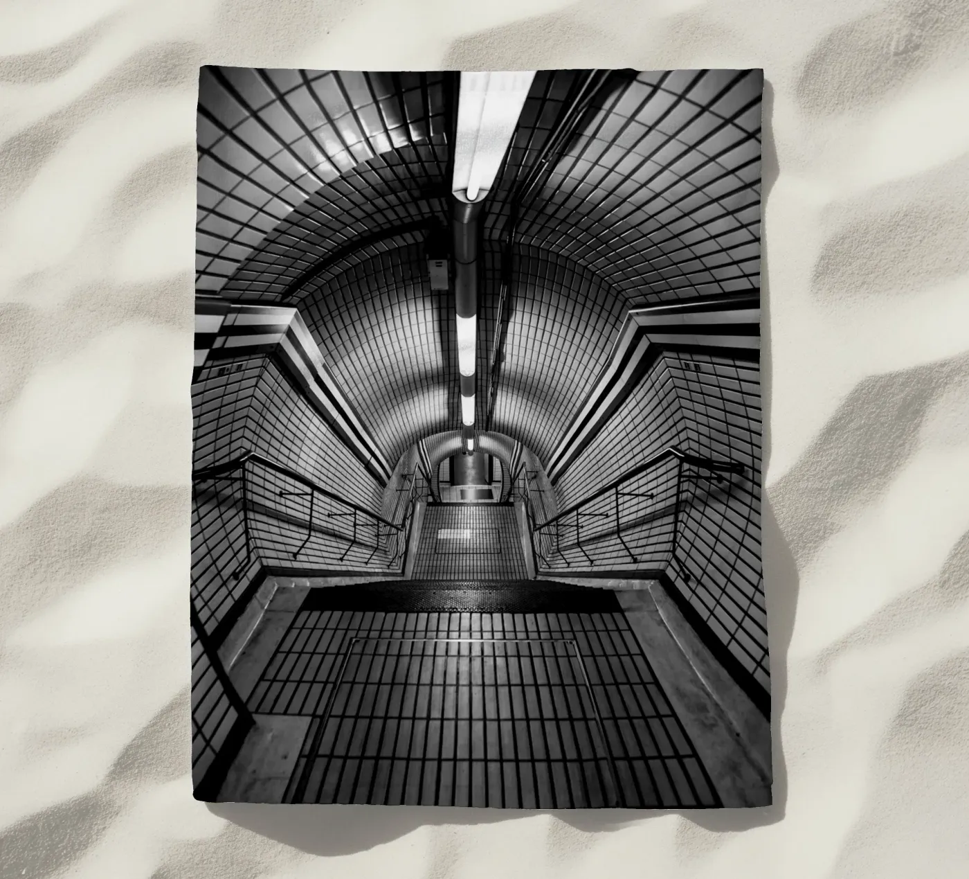 underground serviette de plage de Flo Klein Gallery