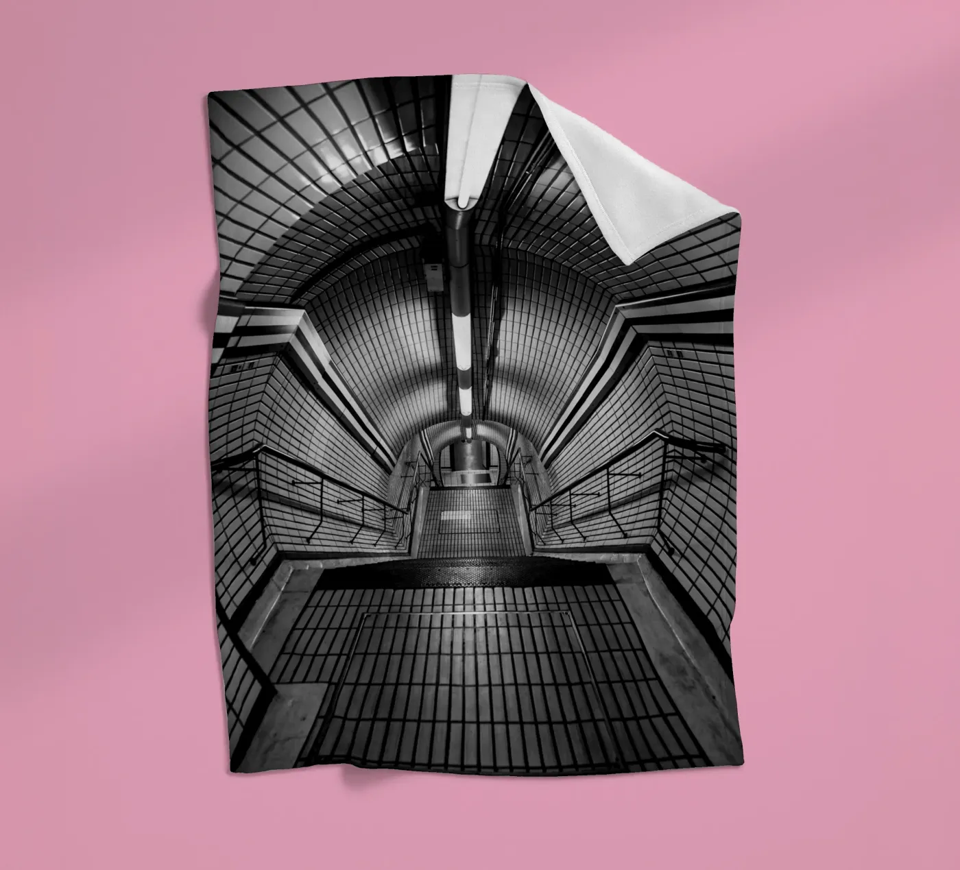 underground Fleecedecke von Flo Klein Gallery