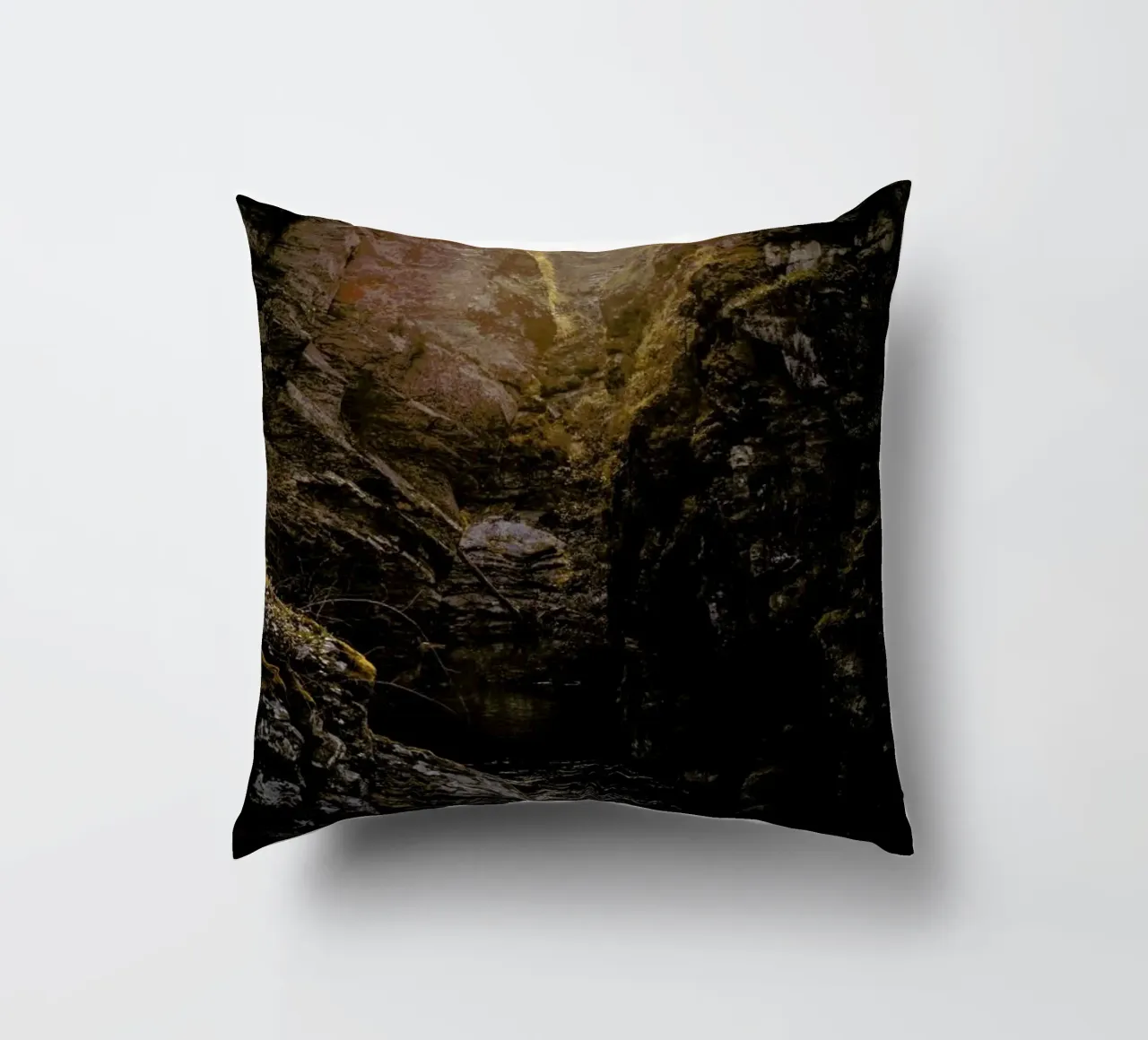 Golden Light cuscino da Ingrid Beddoes