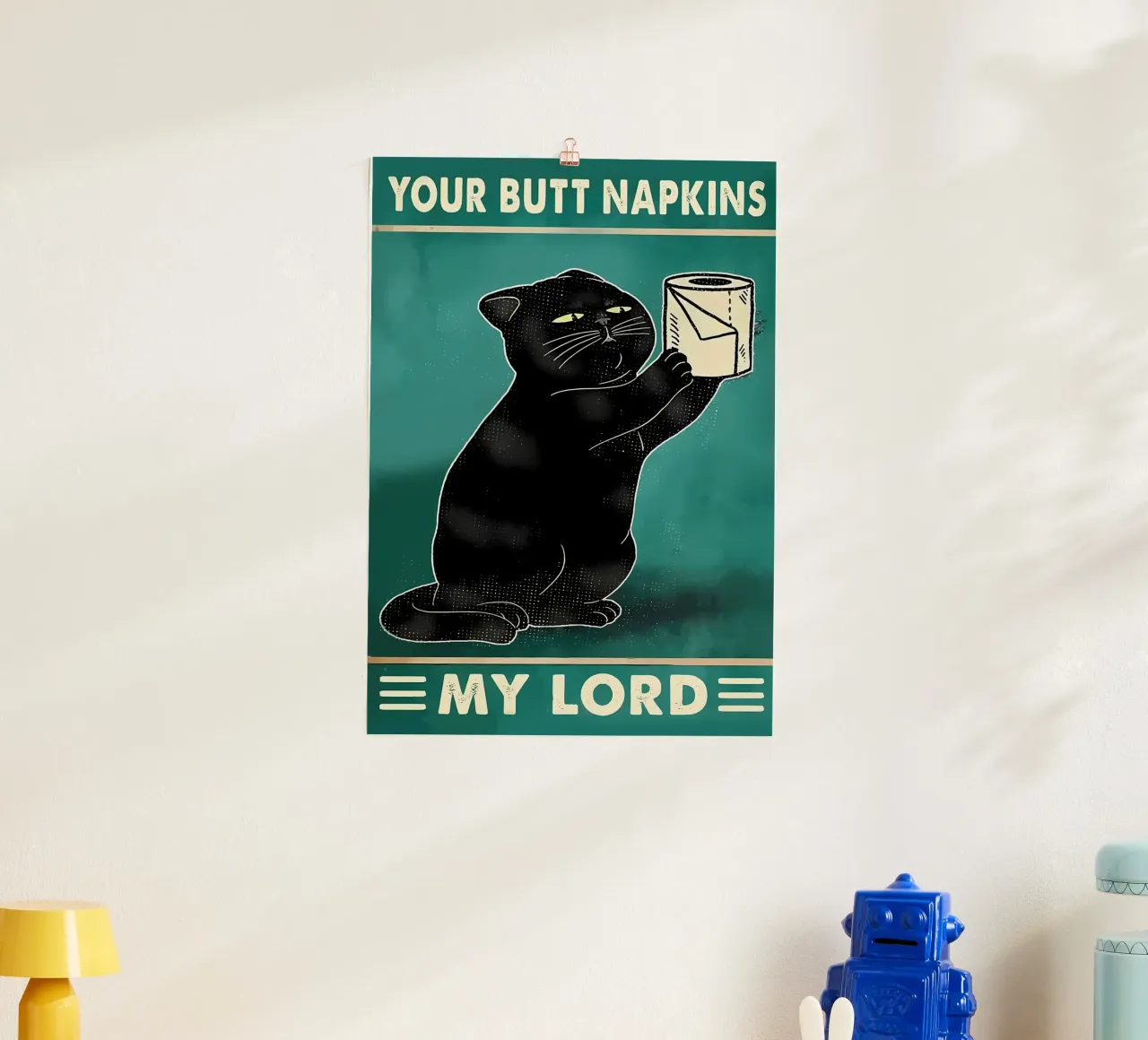 gatto nero espressione divertente rotolo di carta igienica poster con telaio in alluminio da Dale Edward YoungJr