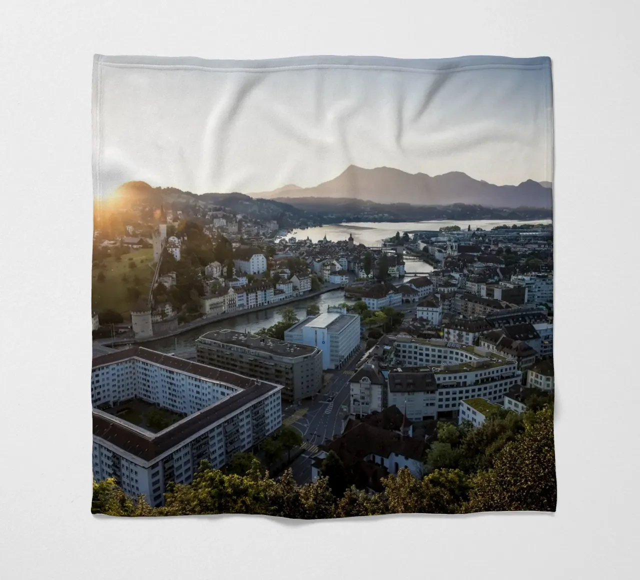 Lucerna all'alba coperta in pile da LucernePictures