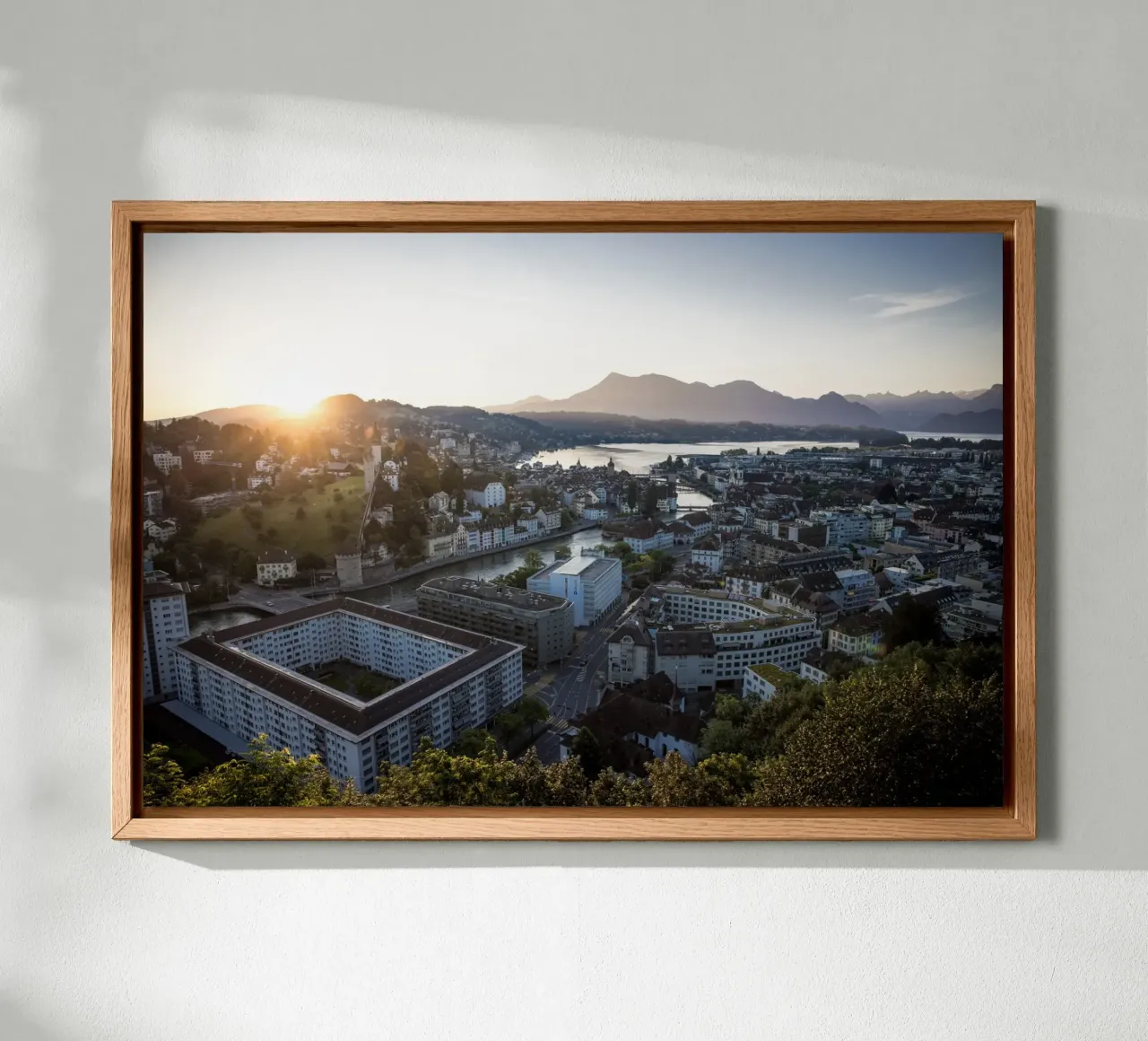 Lucerna all'alba tela con Cornice a cassetta da LucernePictures