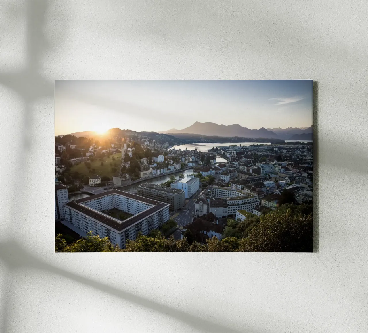 Lucerna all'alba tela con Cornice a cassetta da LucernePictures