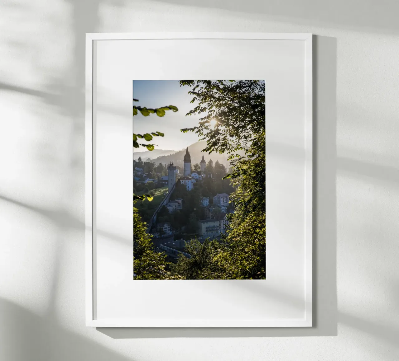 Il Museggmauer di Lucerna all'alba poster con telaio in alluminio da LucernePictures