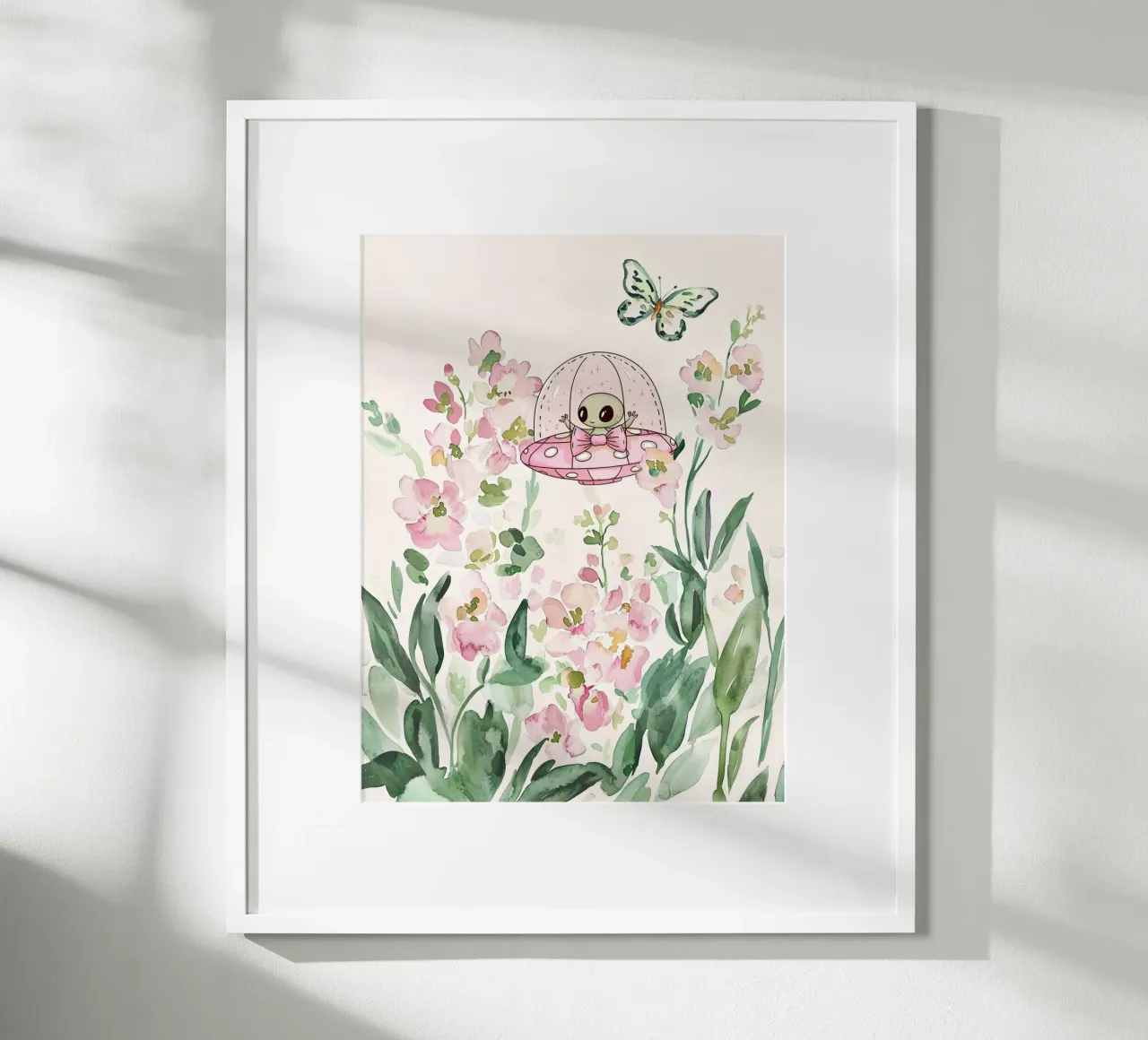 Alieno in rosa UFO tra fiori botanici Arte per bambini stravagante poster con telaio in legno da Gentle Echoes Art