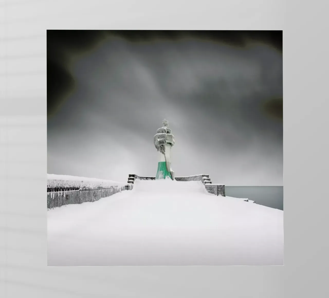 Frozen Guard | Sassnitz 2021 pellicola backlit da Håggard Photography | Ronny Behnert