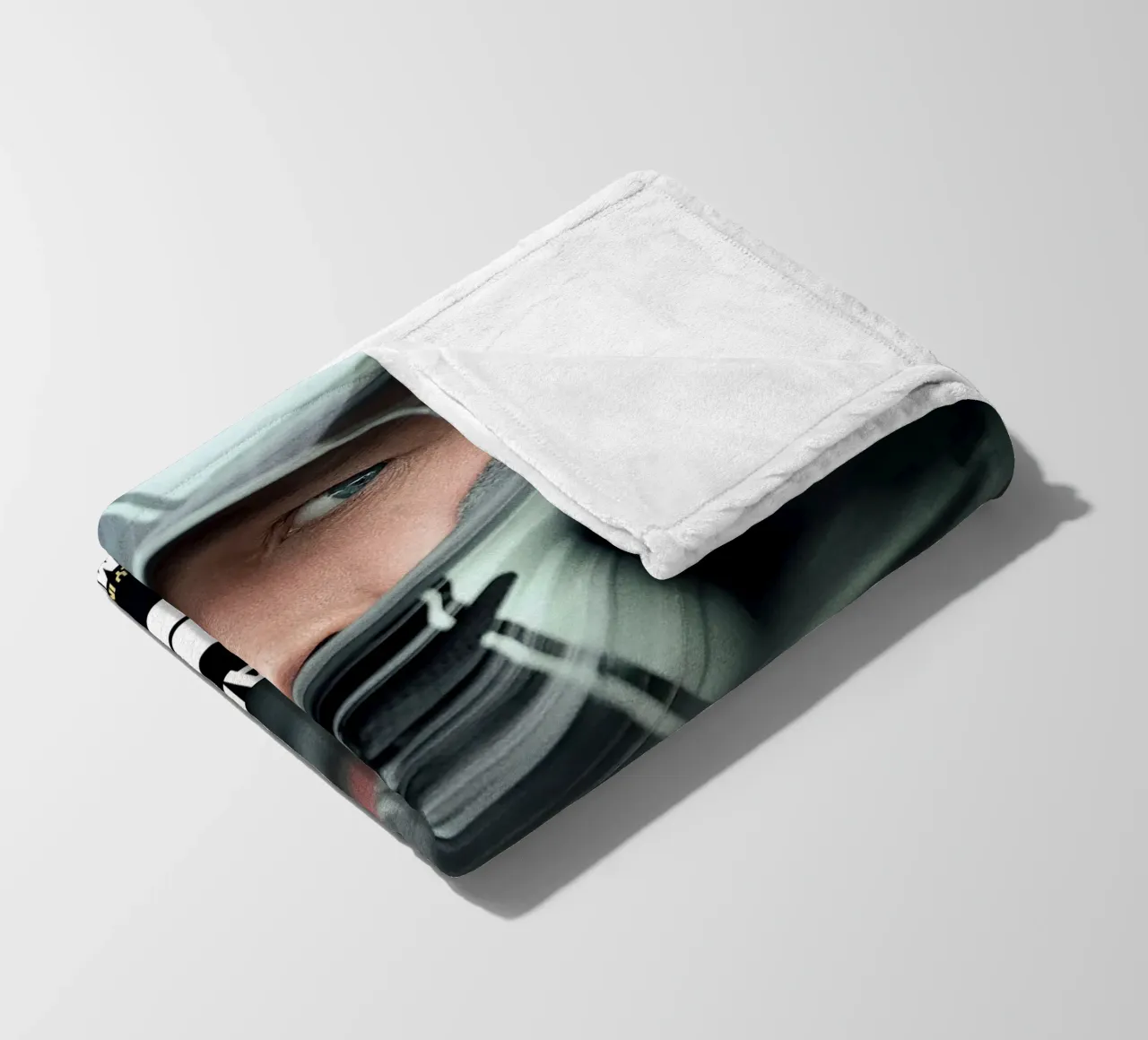 F1 – The Pinnacle of Motorsport coperta in pile da Attaboy Dsgn