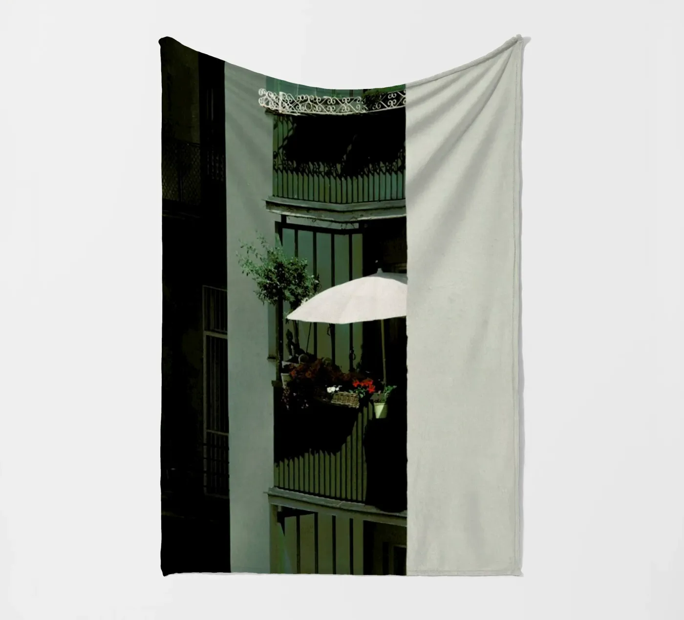 Bloom Fleecedecke von Picture On The Fridge