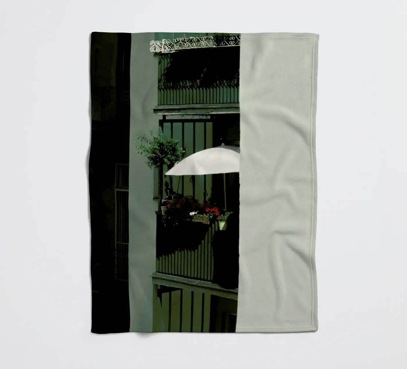 Bloom Fleecedecke von Picture On The Fridge