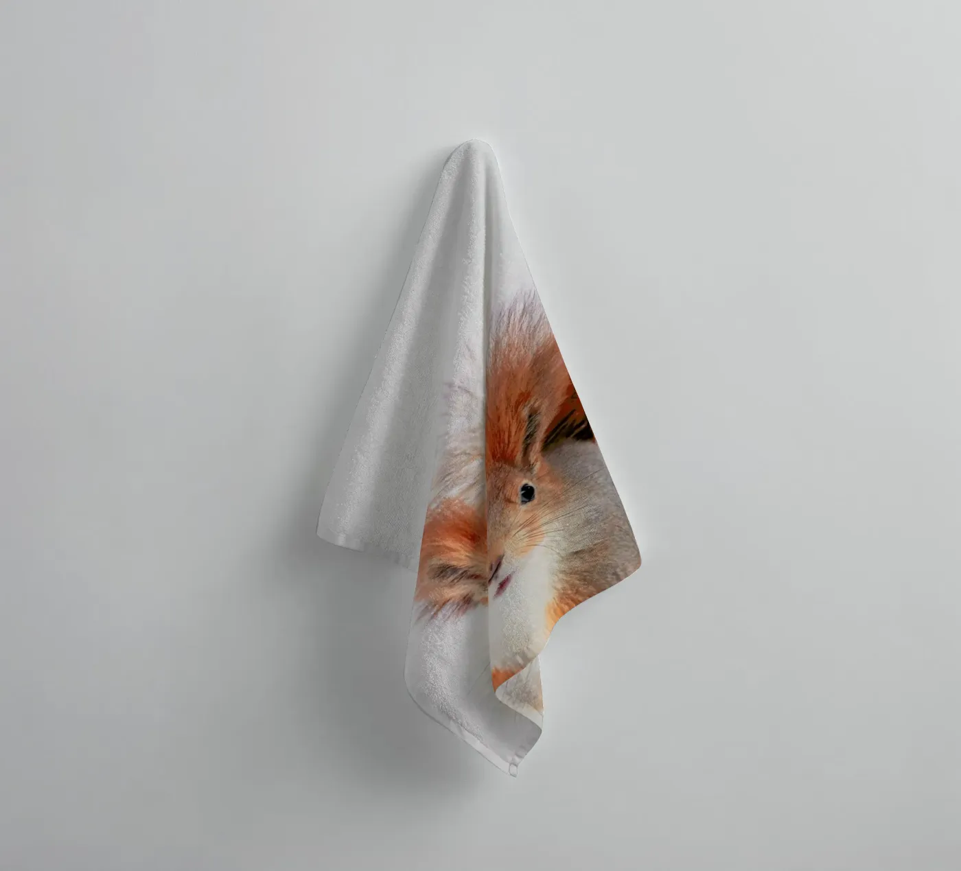 Red Squirrel badhanddoek van Paws & Claws
