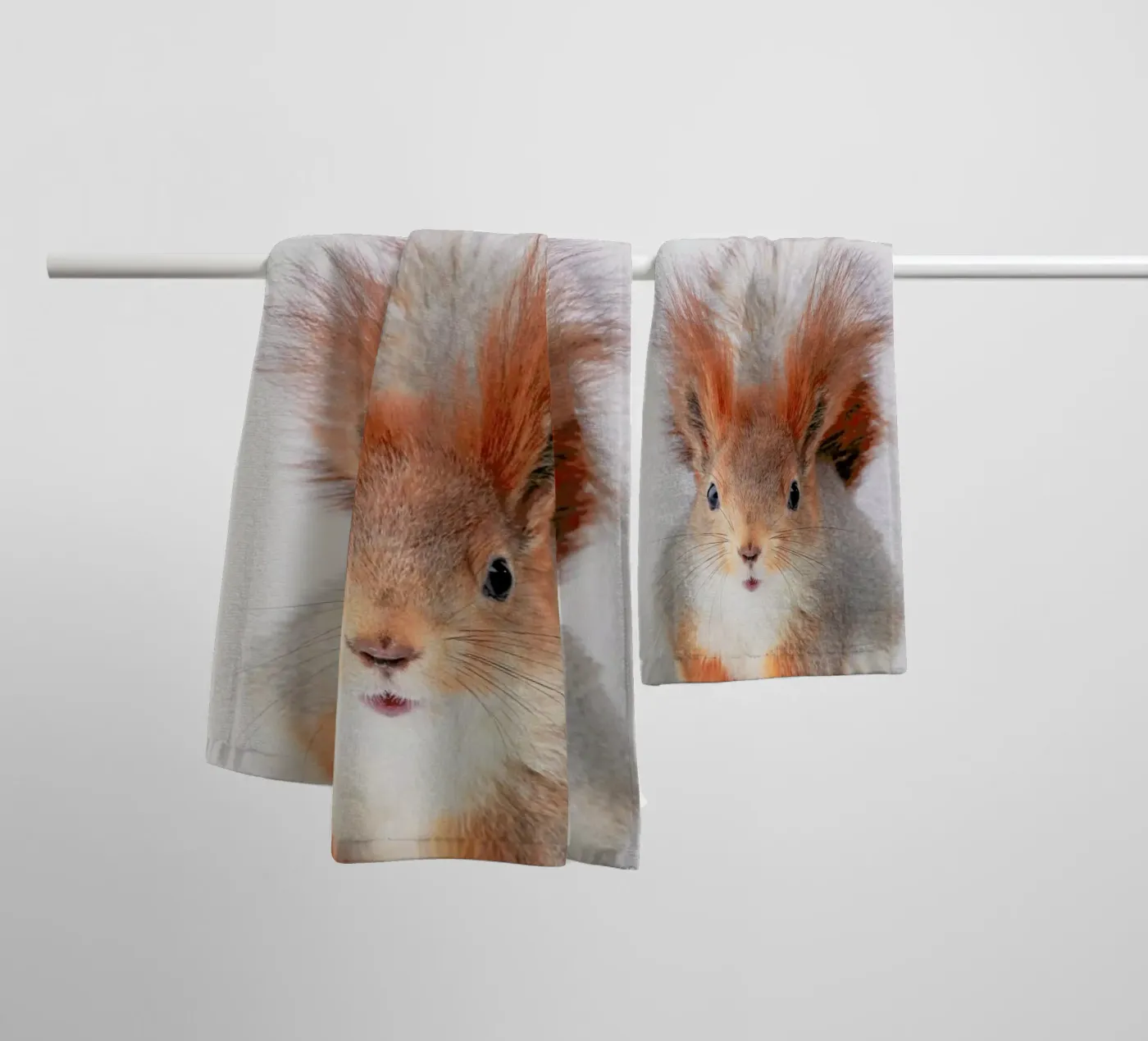Red Squirrel badhanddoek van Paws & Claws