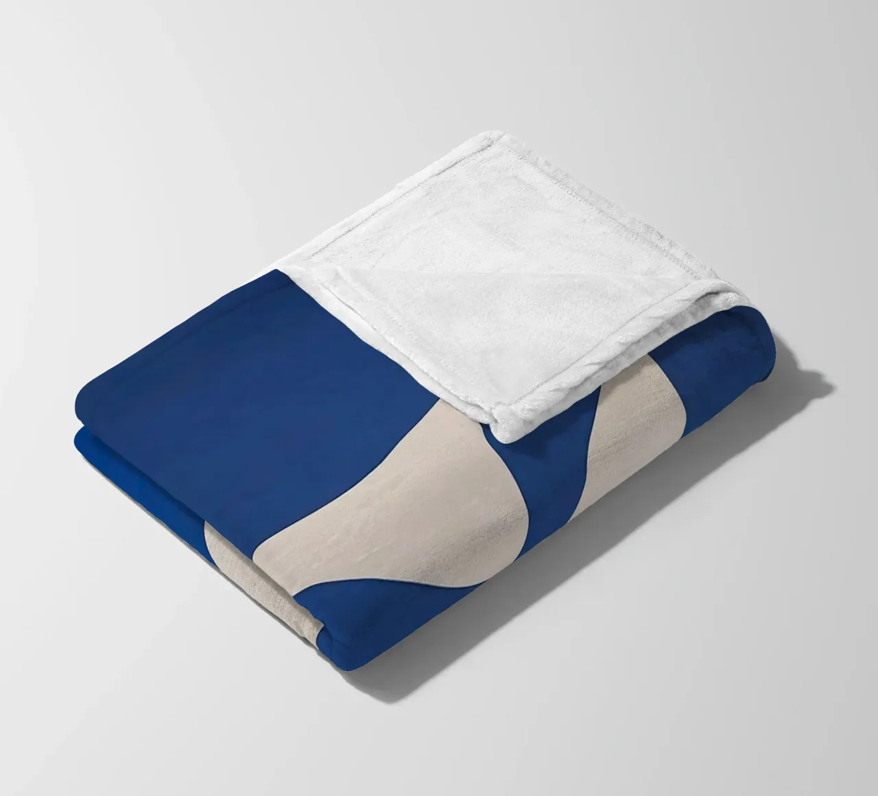 Forme astratte in bianco e blu coperta in pile da Artbyvo