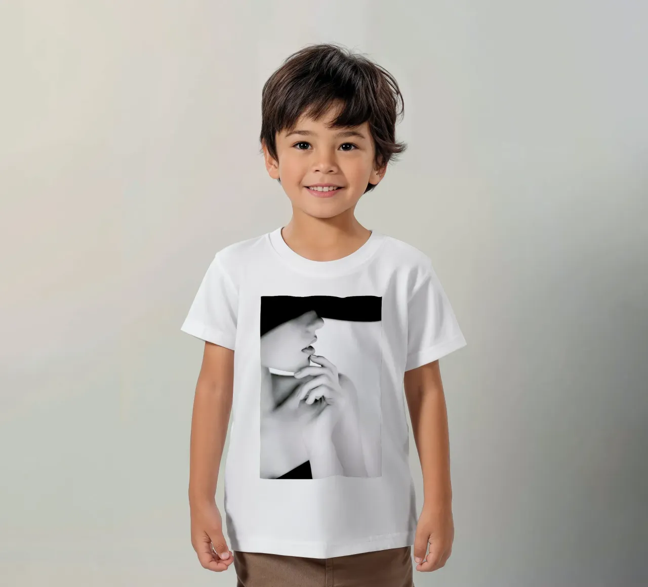 Pose t-shirt bambini da Runway Collective