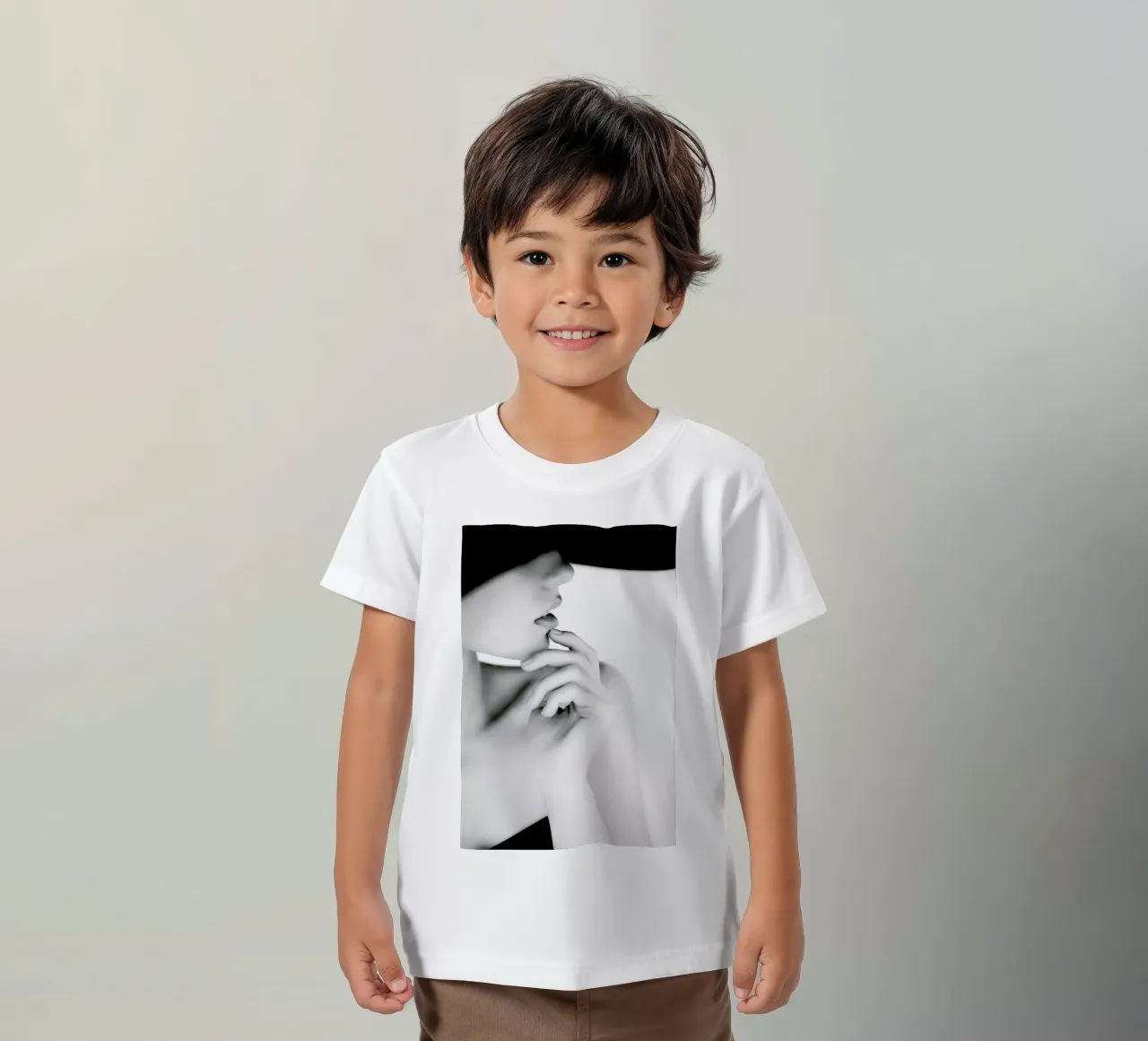 Pose t-shirt bambini da Runway Collective