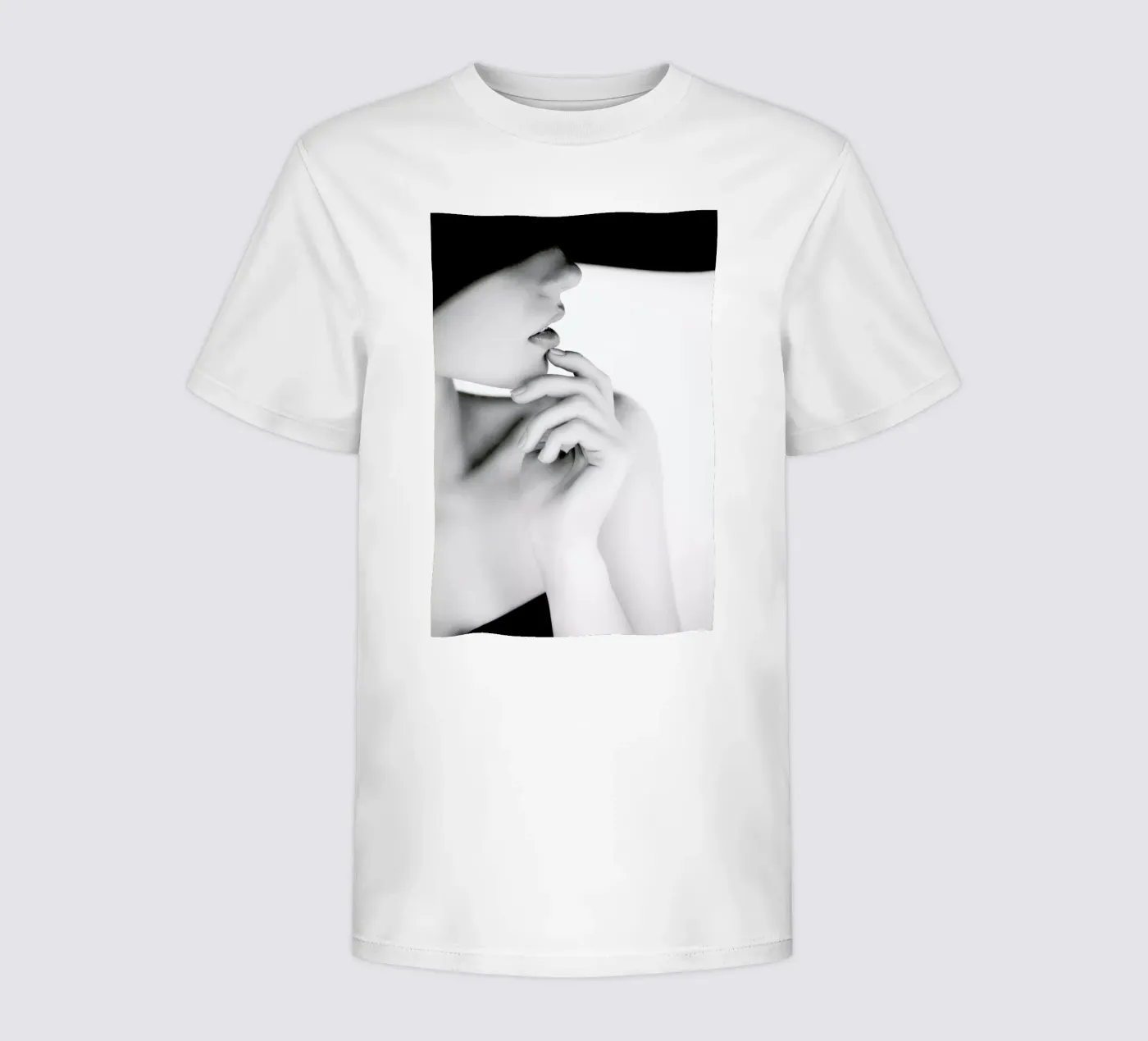 Pose kinder t-shirt van Runway Collective