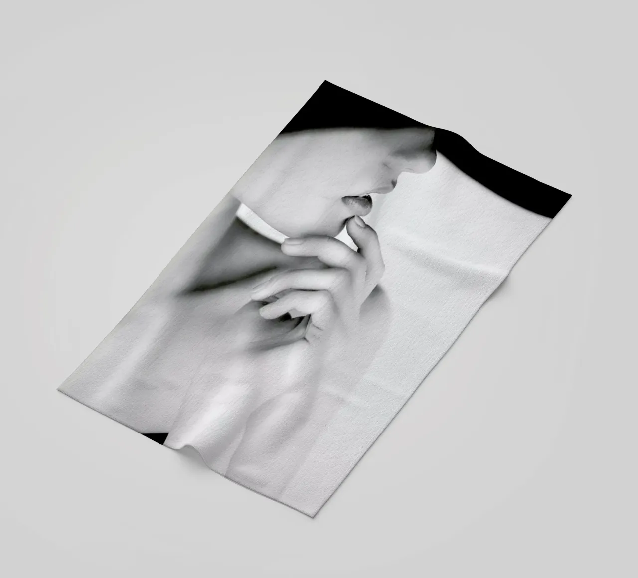 Pose Strandtuch von Runway Collective