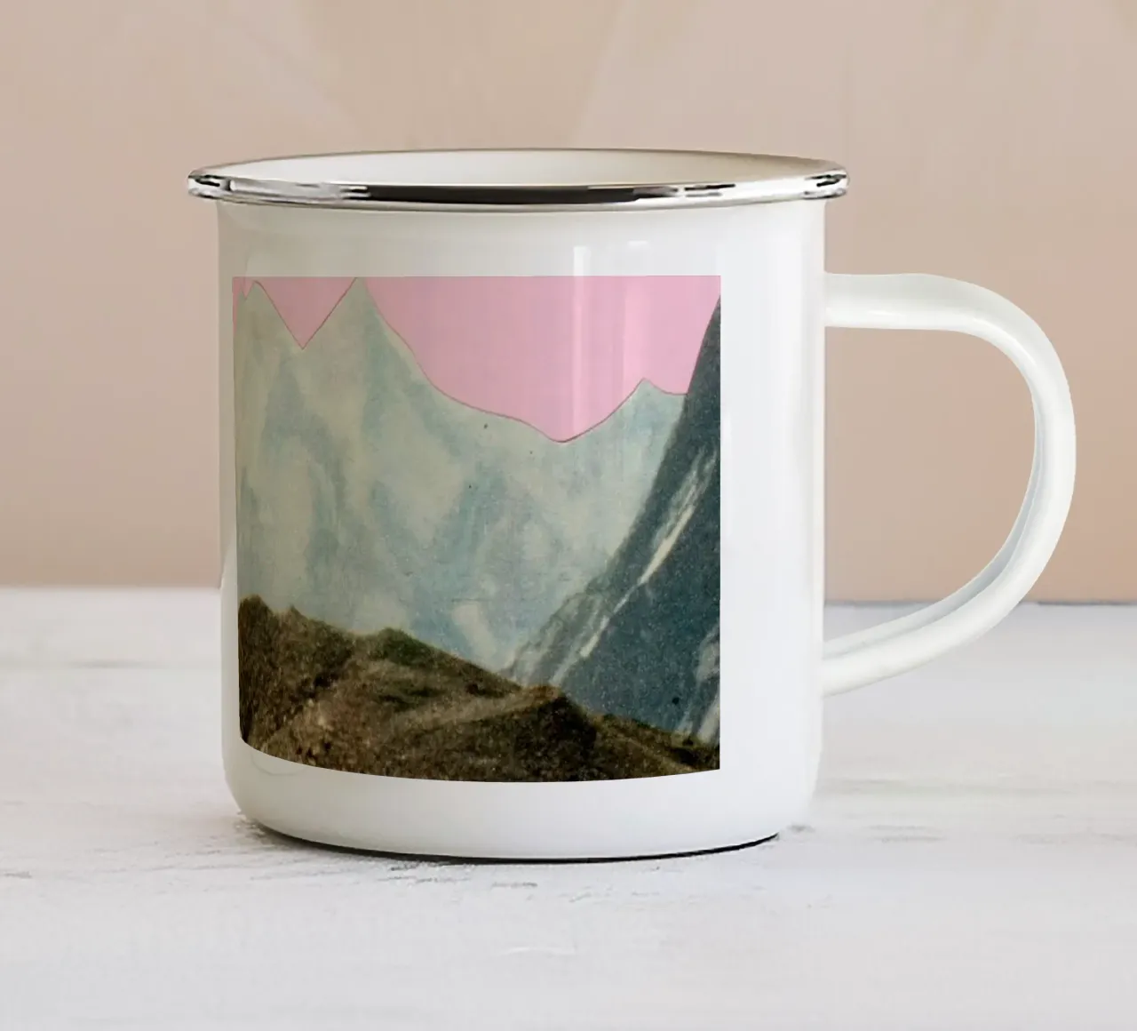 Colline silenziose tazza in smalto da Cassia Beck Collage