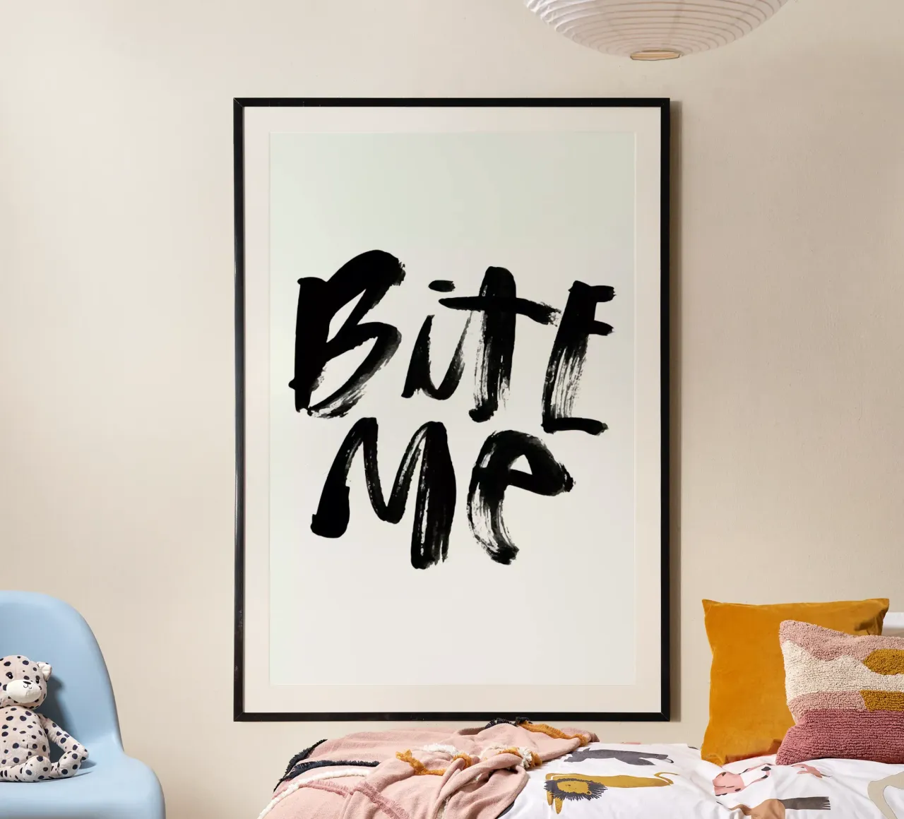 Bite Me poster con telaio in legno da Dead Language