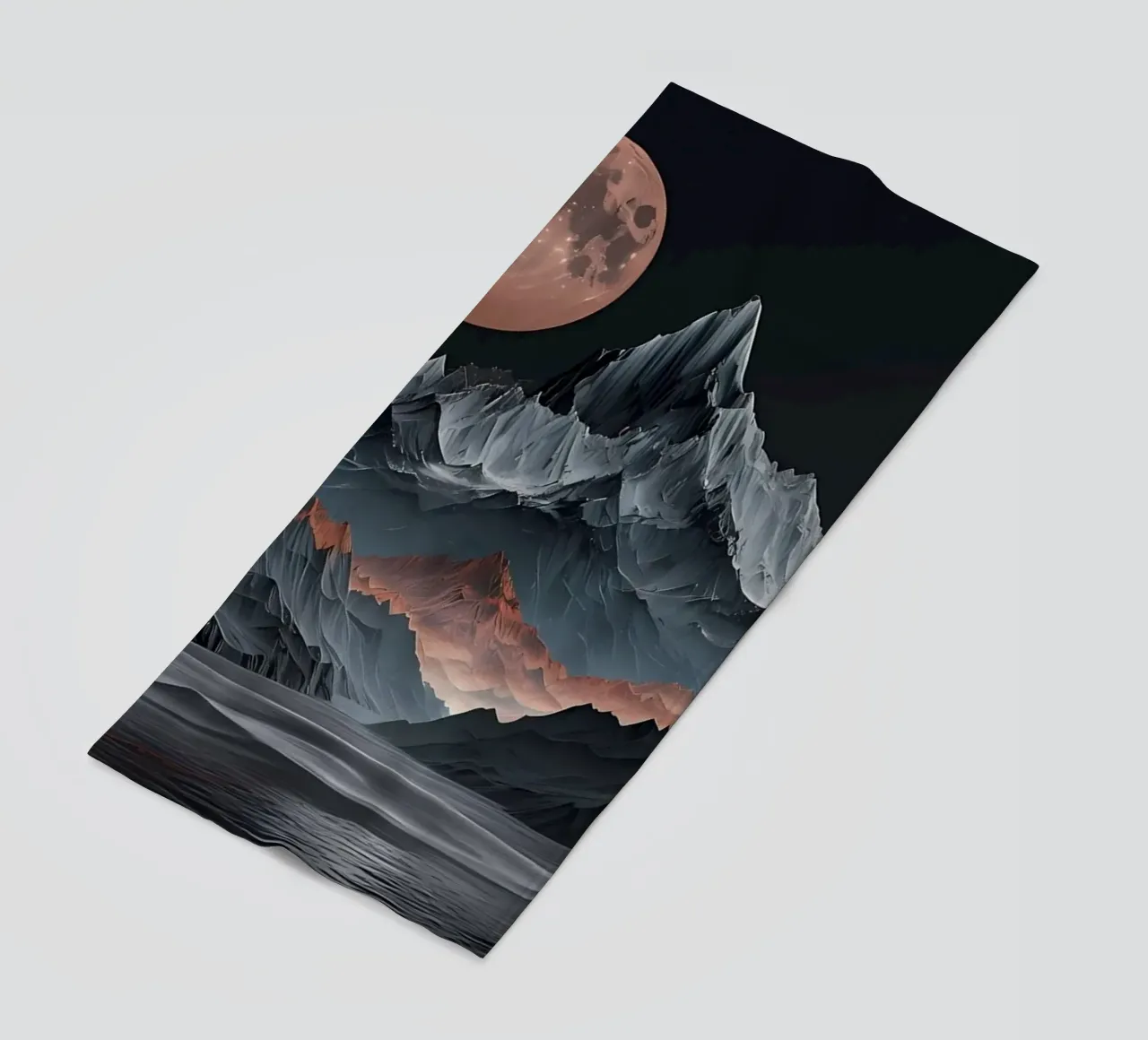 Majestät des Mondes über den Obsidianspitzen Strandtuch von Artistic-shop