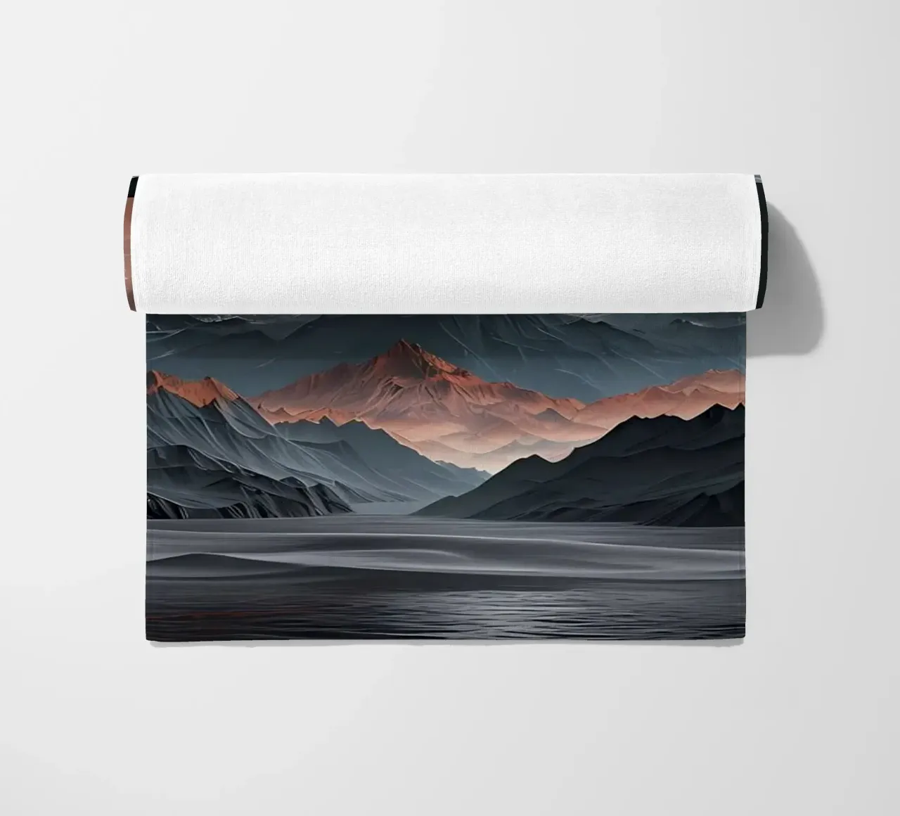 Majestät des Mondes über den Obsidianspitzen Strandtuch von Artistic-shop