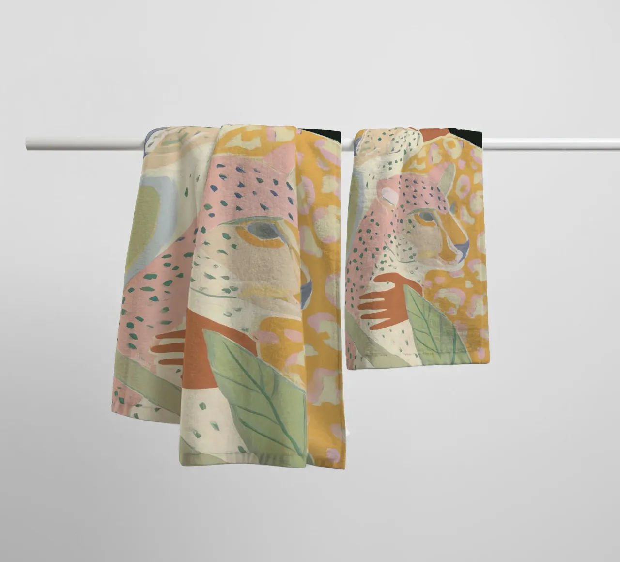 Blume abstrakte bunte Kunstdrucke, Wildlife Print Handtuch von Boheme