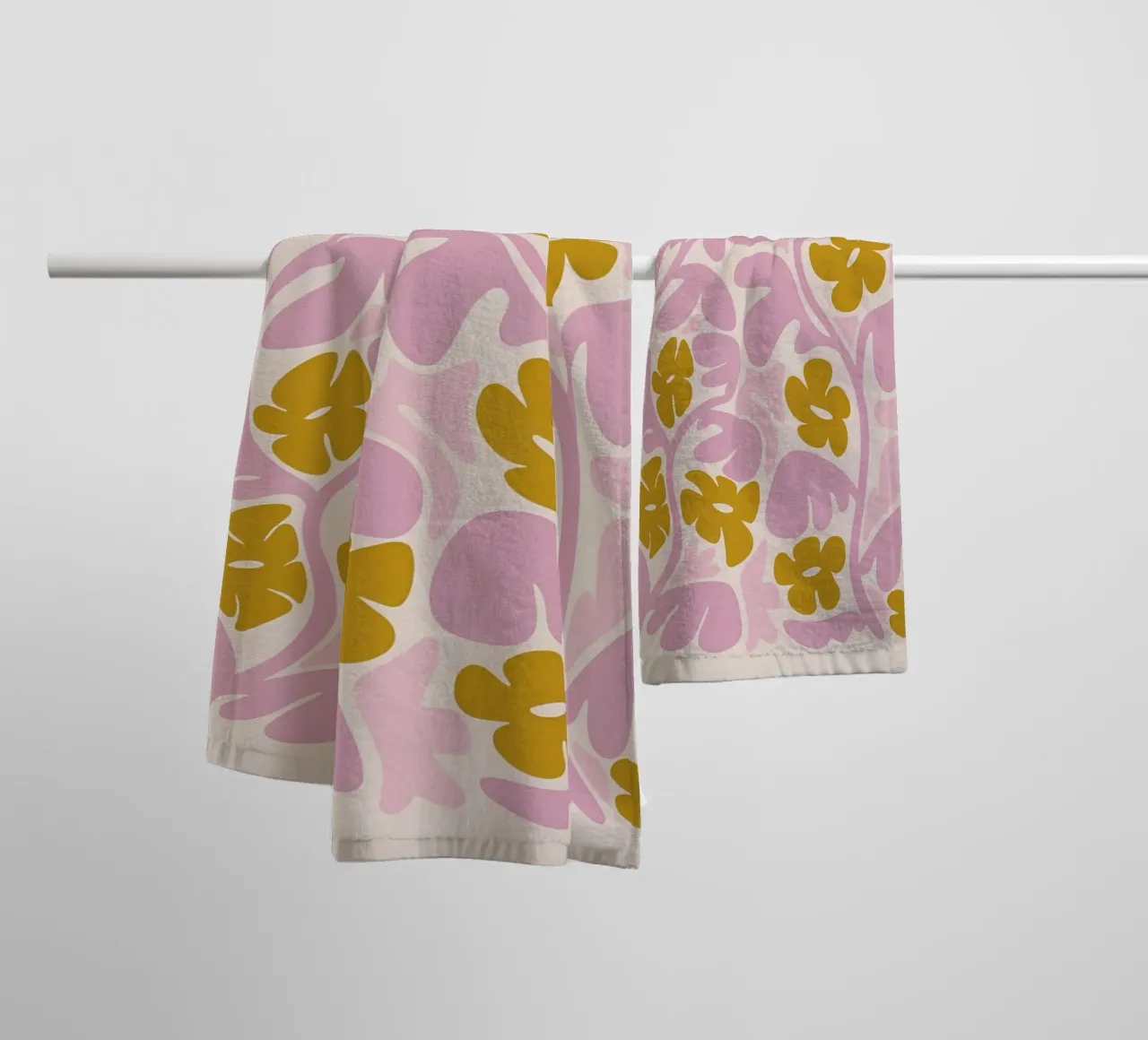 Abstracte bloemsierkunst: Boho Bloei, Retro Botanisch, Esthetisch badhanddoek van NorwesClub
