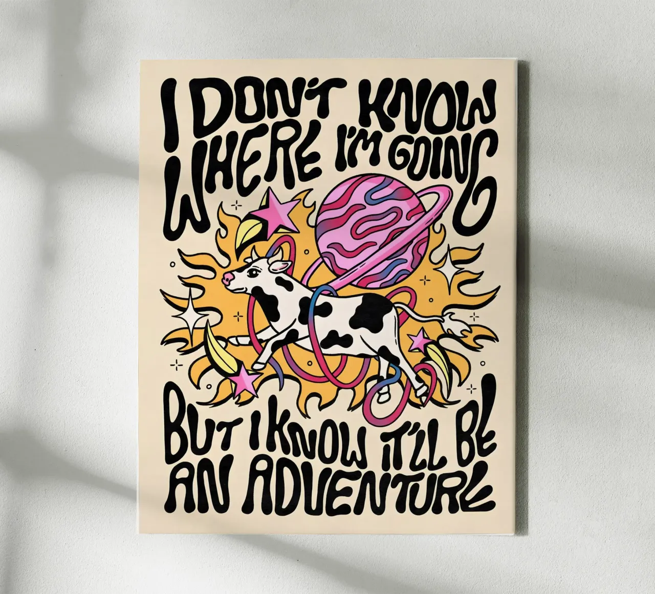 "Avontuur Koe" Psychedelische Kunst - Retro Kosmische Zwerflust Po canvas met Baklijst van NorwesClub