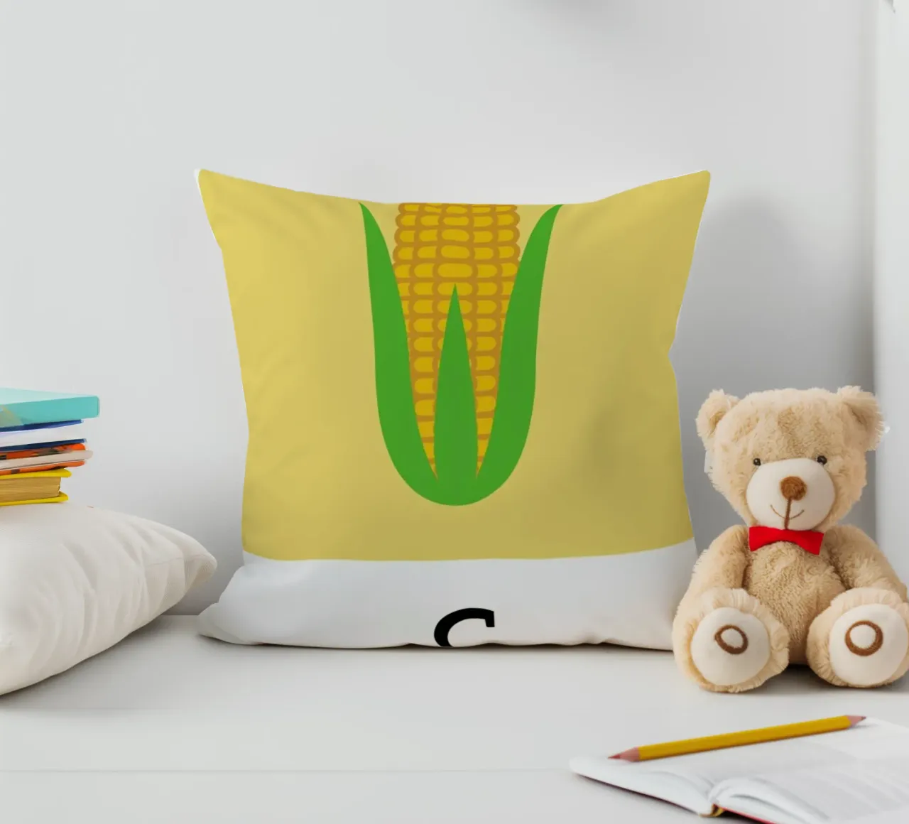 „The Food Alphabet“ - C like Corn cuscino da BLAEK Design Studio