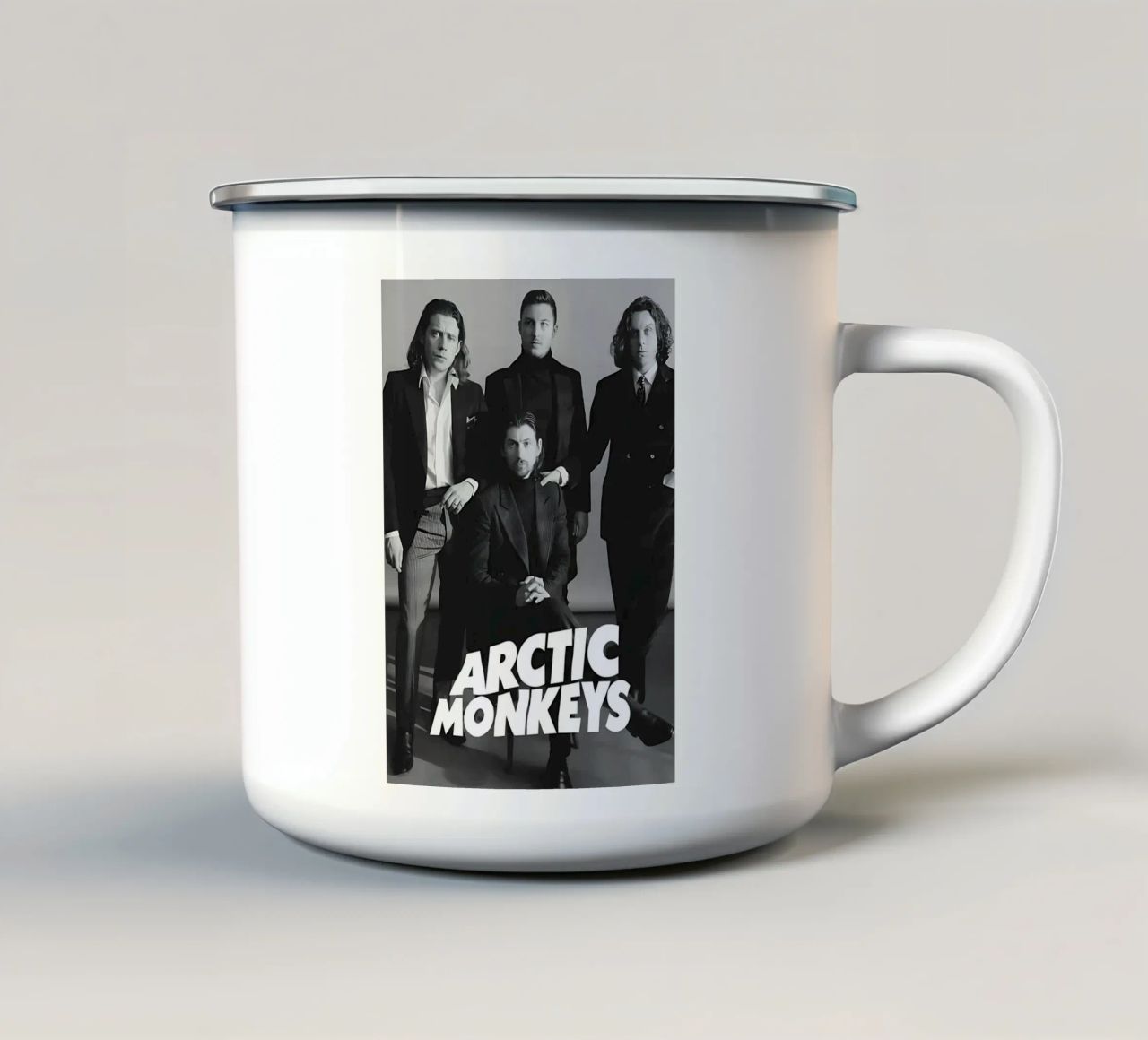 Ritratto degli Arctic Monkeys tazza in smalto da adamlefff