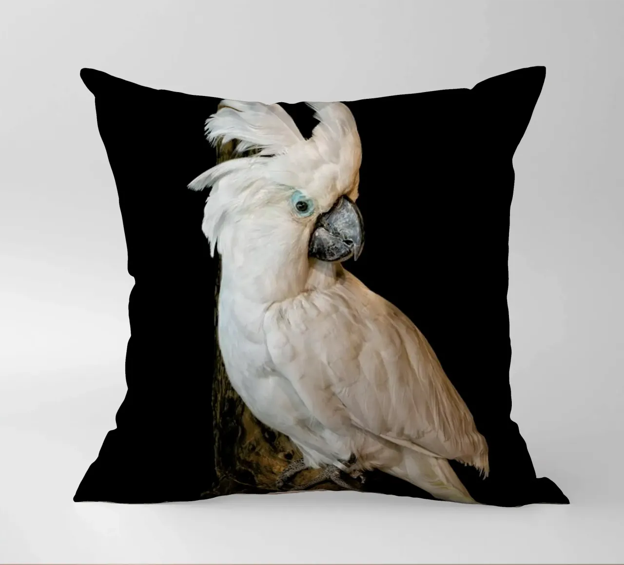 Birds 1 cuscino da Curious Collections by Marielle Leenders