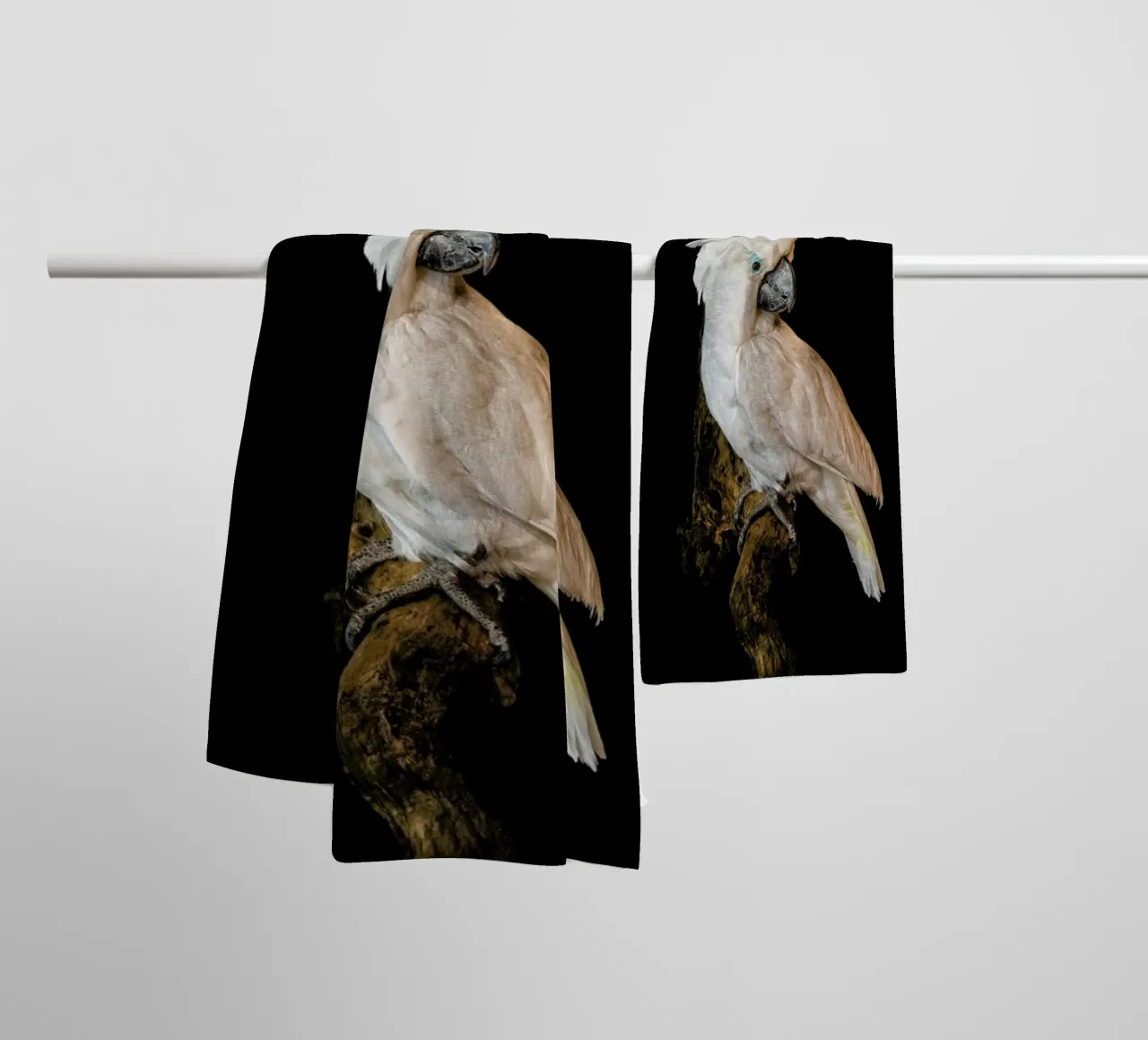 Birds 1 asciugamano da bagno da Curious Collections by Marielle Leenders
