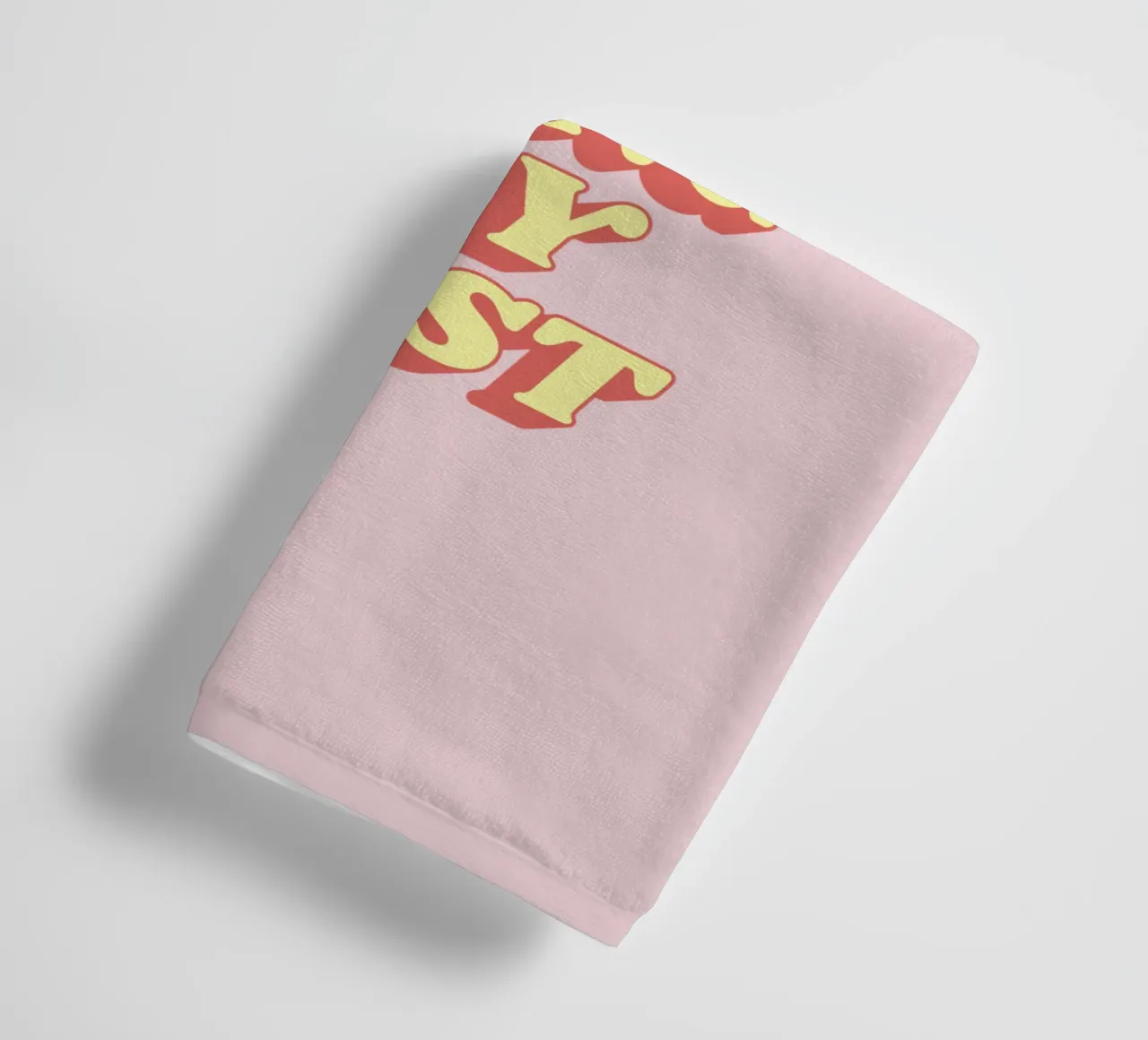 Imprimé typographique impertinent rose serviette de bain de THE MOTIVATED TYPE