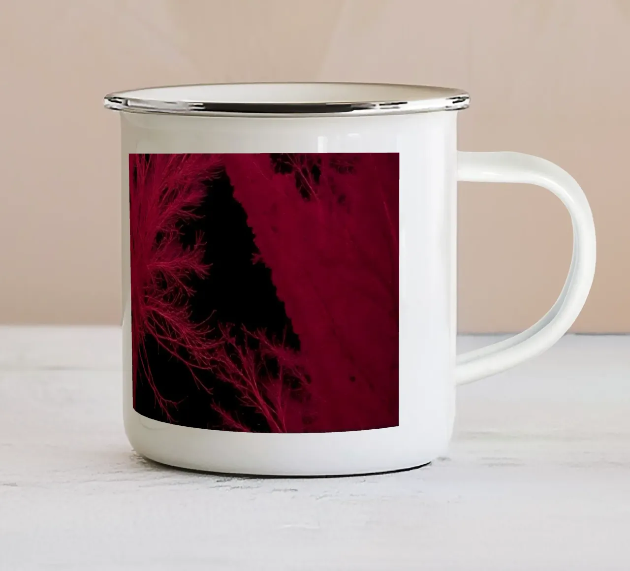 Il paesaggio vivido a infrarossi mostra alberi e piante luminose tazza in smalto da DesignDoodle
