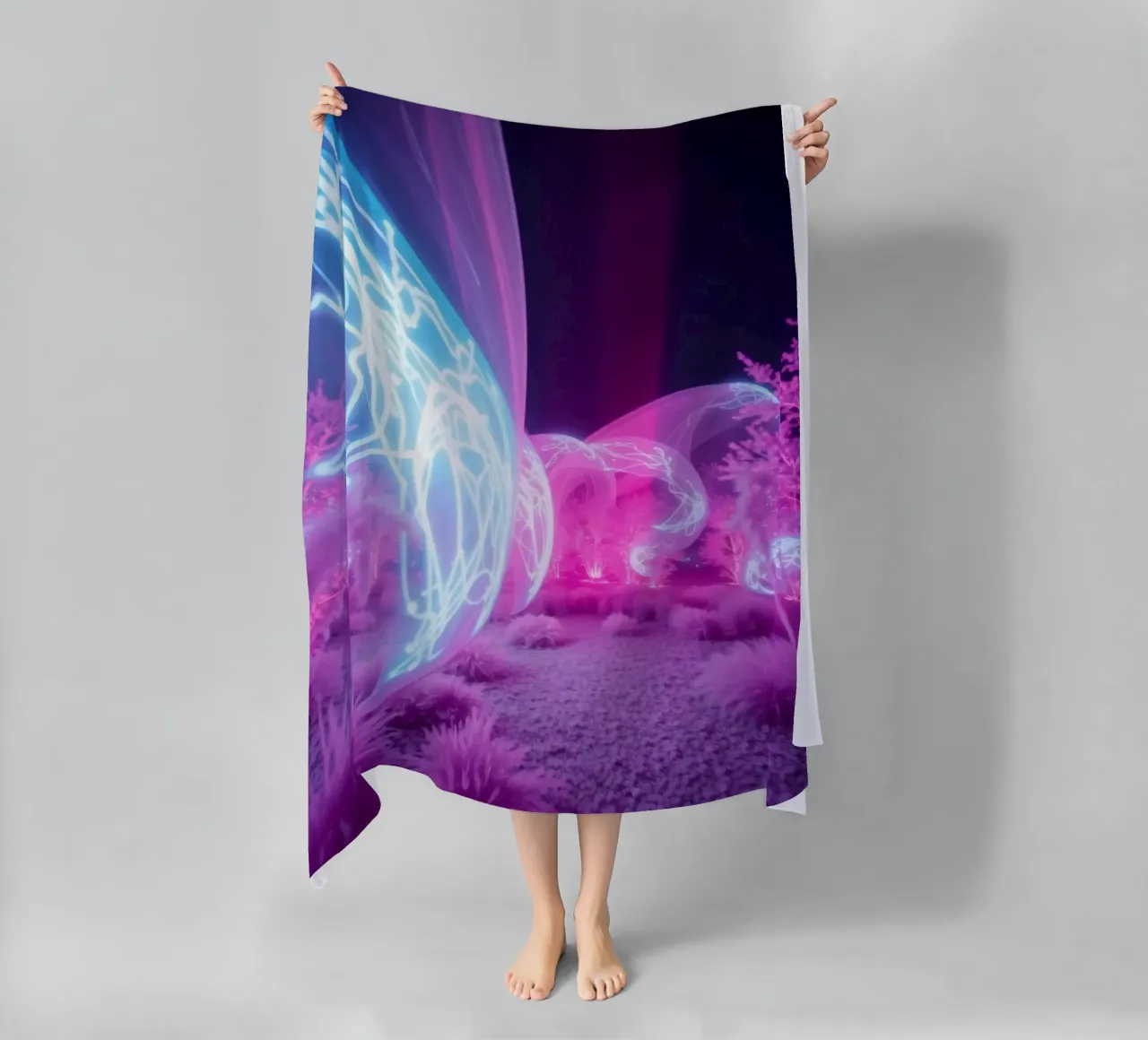 Vibrante despliegue de luces de neón en un paisaje surrealista toalla de playa de DesignDoodle