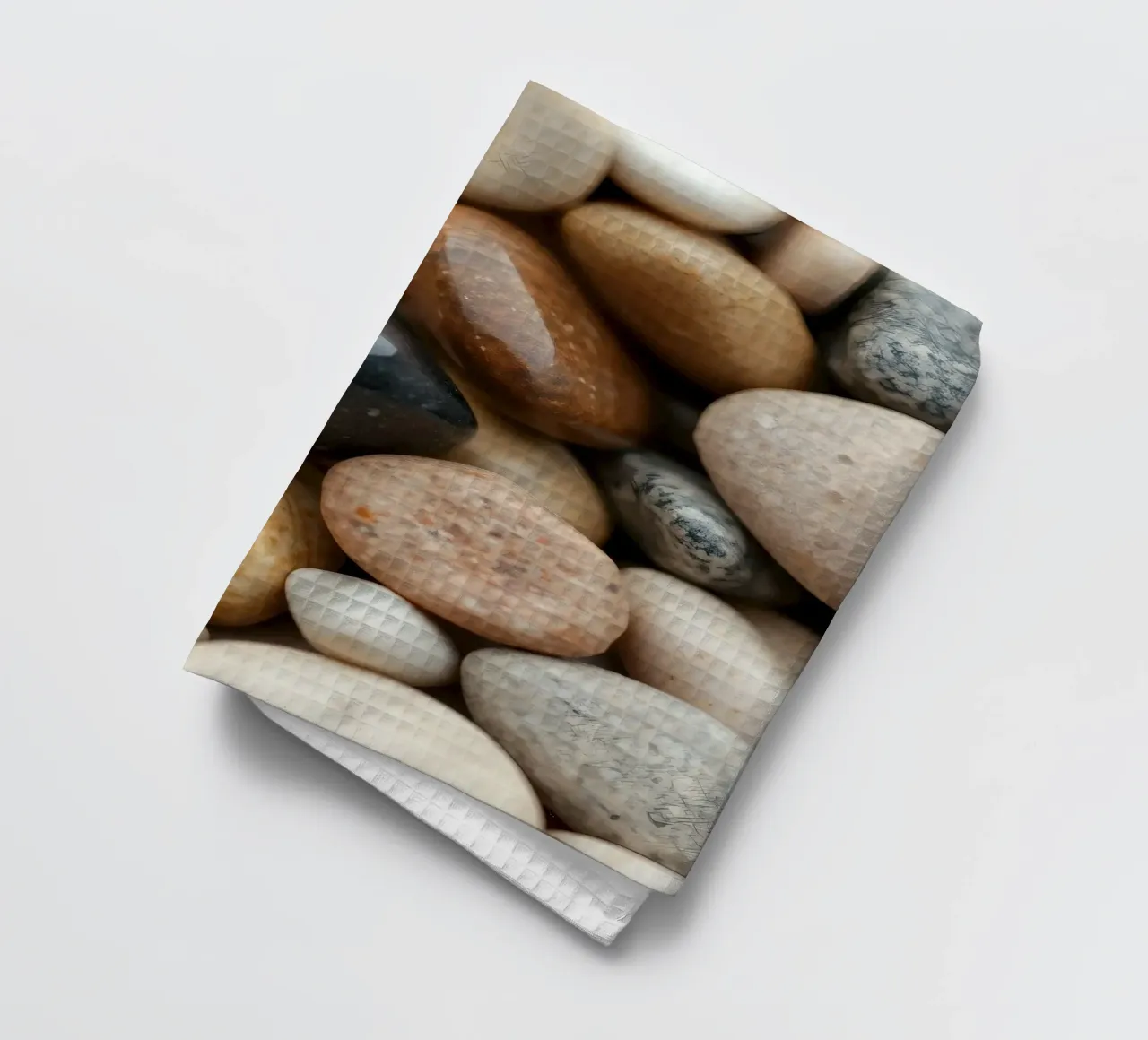 Collezione di pietre di fiume lisce di vari colori e dimensioni canovaccio da cucina da DesignDoodle