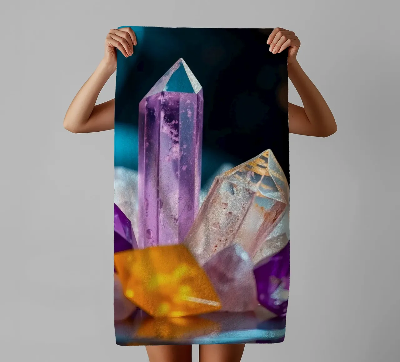 Cristalli di quarzo colorati disposti in un allestimento artistico asciugamano da bagno da DesignDoodle