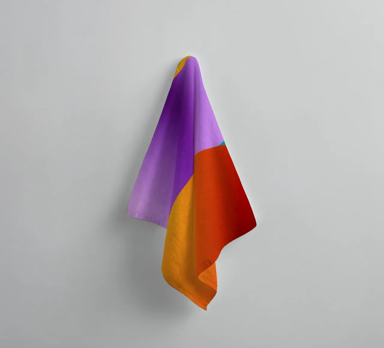 Bunte abstrakte Formen verschmelzen zu einem lebendigen Kunstwerk Handtuch von DesignDoodle