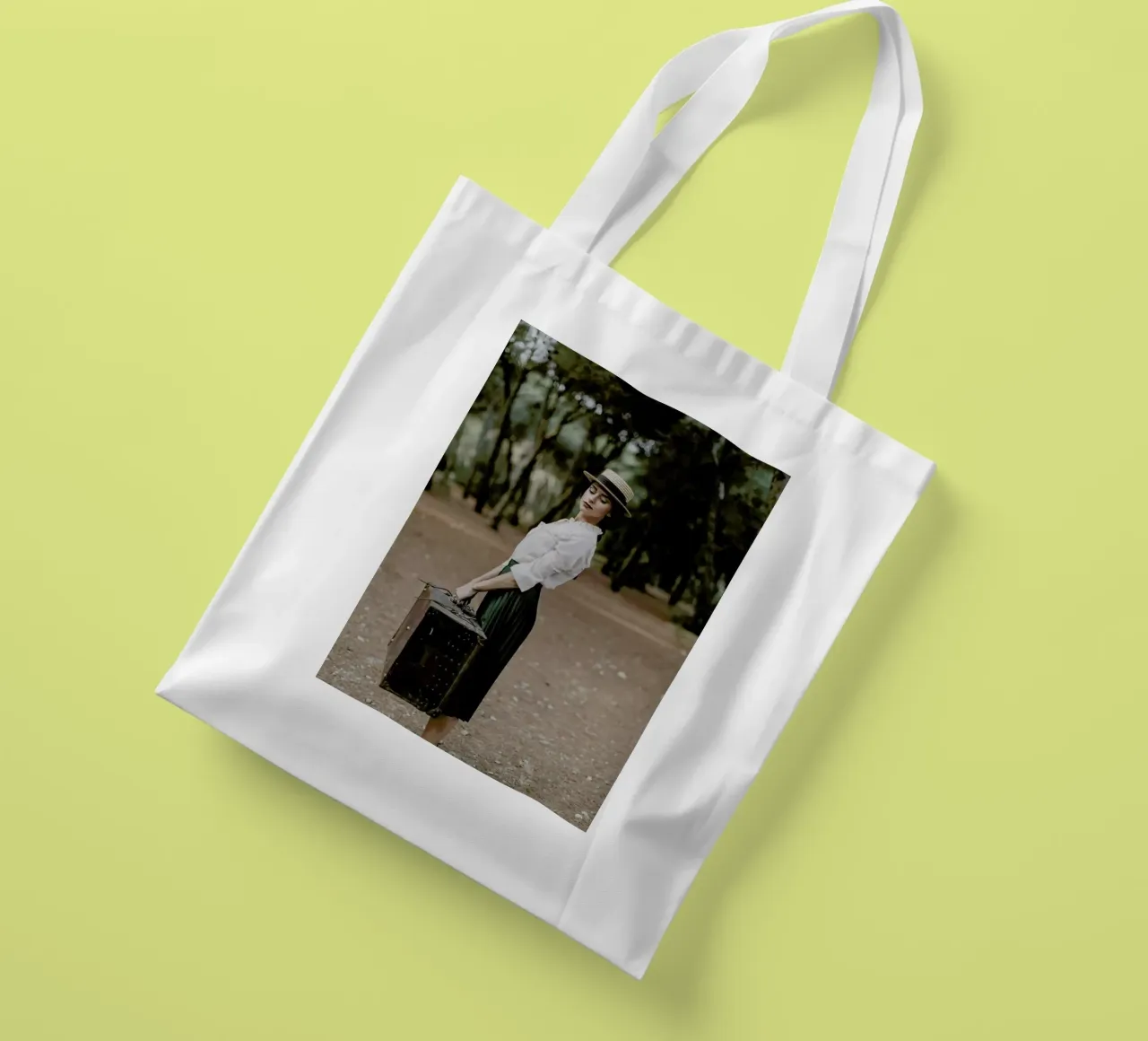Dressed for Adventure borsa in juta da Runway Collective