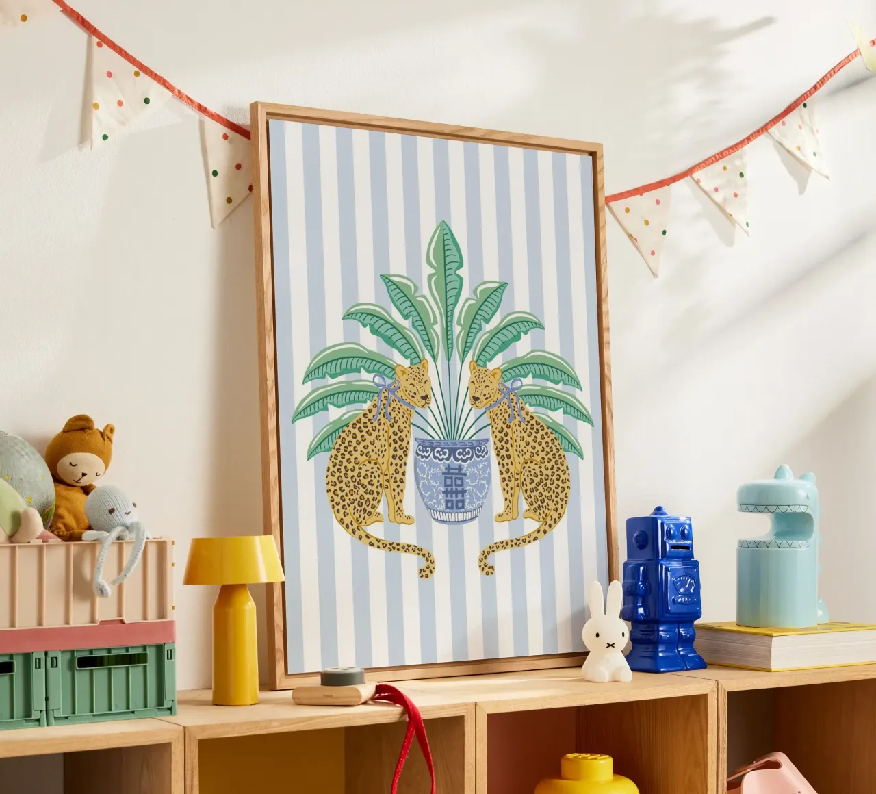 Leopards with ginger jar on a blue stripes plexiglass da Vivdesign