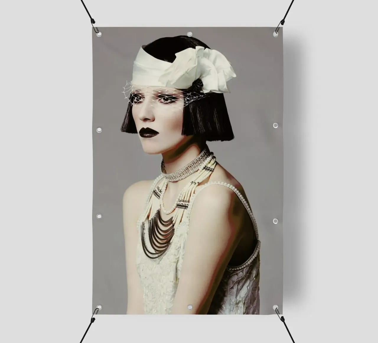 Pearls and Lace II telo in pvc da Runway Collective