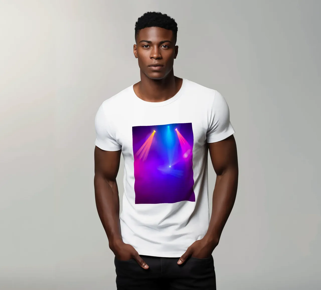 Luci di scena colorate illuminano un'atmosfera nebbiosa t-shirt da DesignDoodle