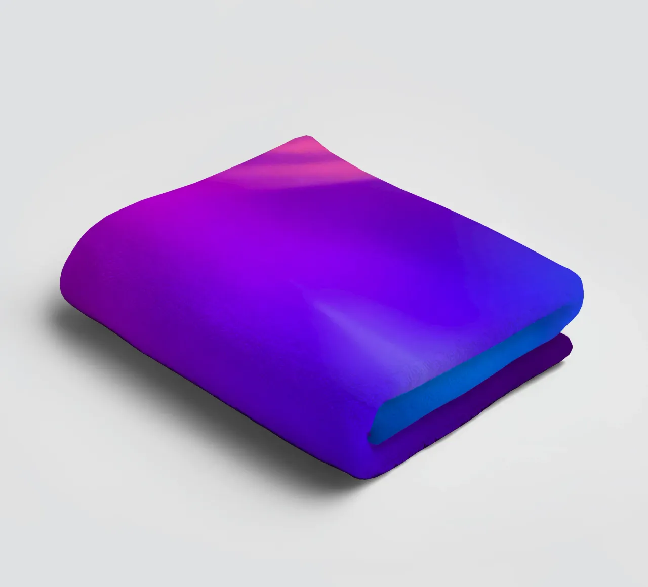 Luci di scena colorate illuminano un'atmosfera nebbiosa asciugamano da bagno da DesignDoodle