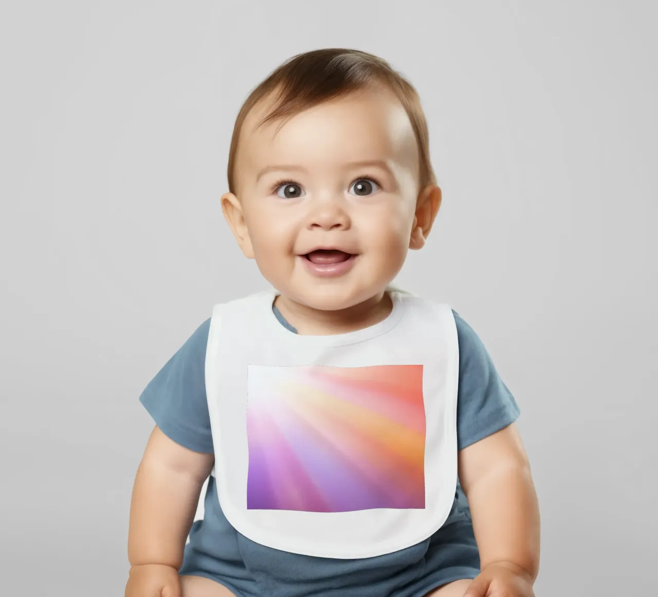 I raggi luminosi del sole creano un gradiente colorato bavaglino da DesignDoodle