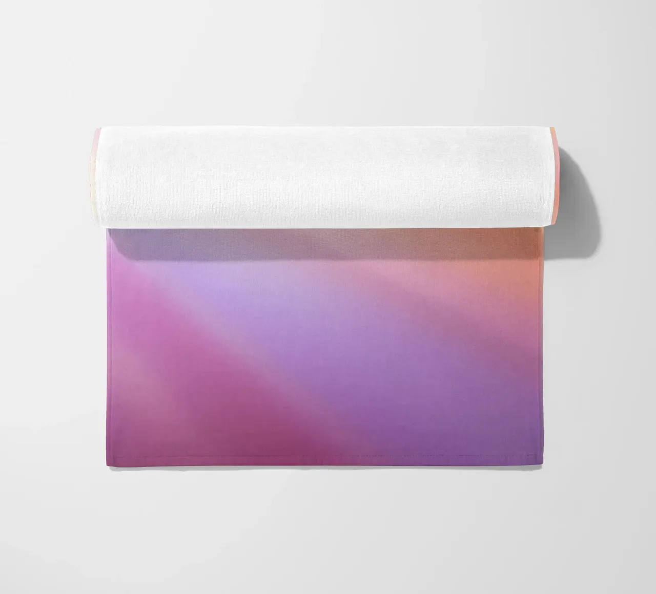I raggi luminosi del sole creano un gradiente colorato telo mare da DesignDoodle